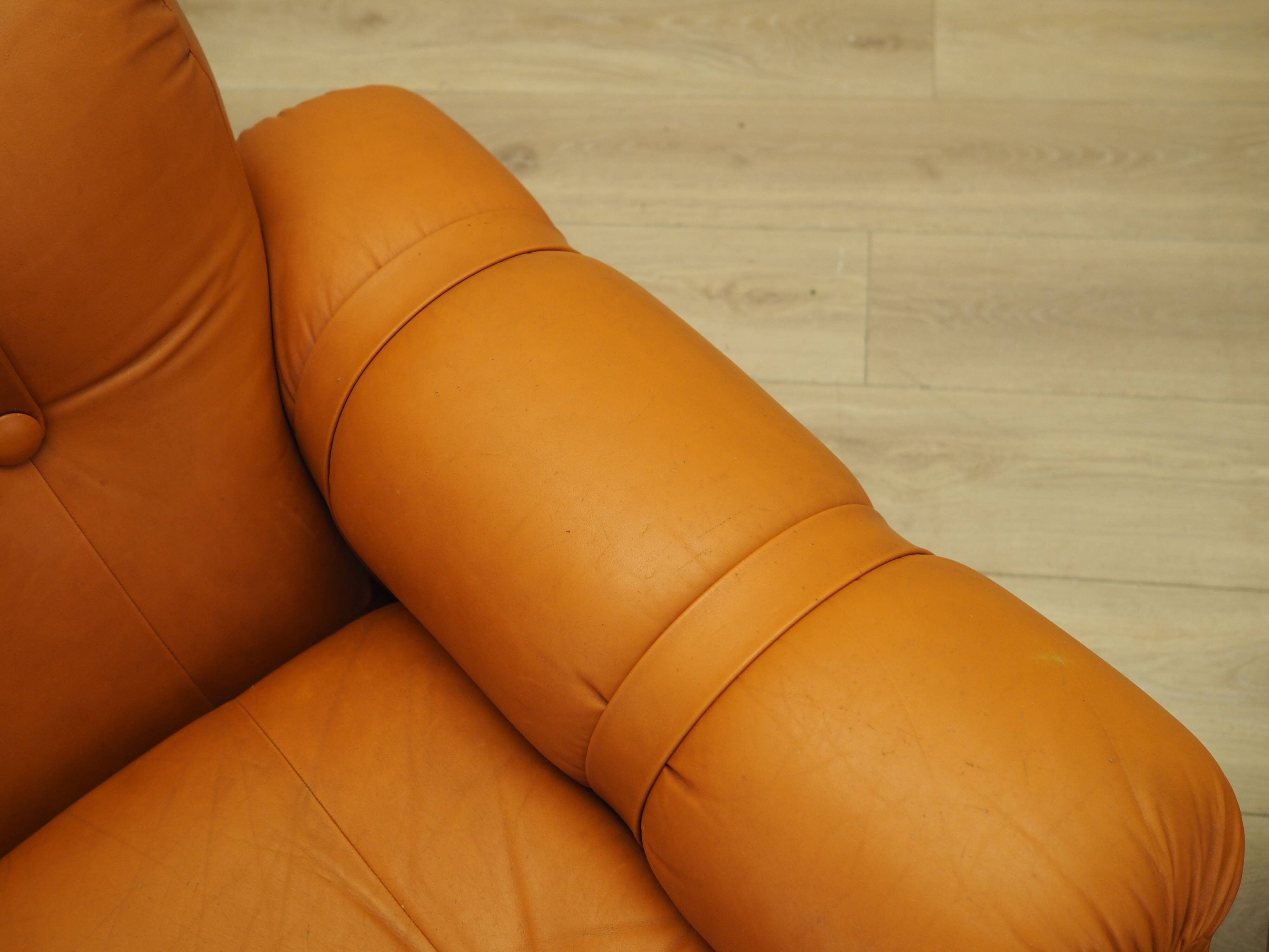 Ensemble de fauteuils orange, design Space Age, années 1960, production : Italie