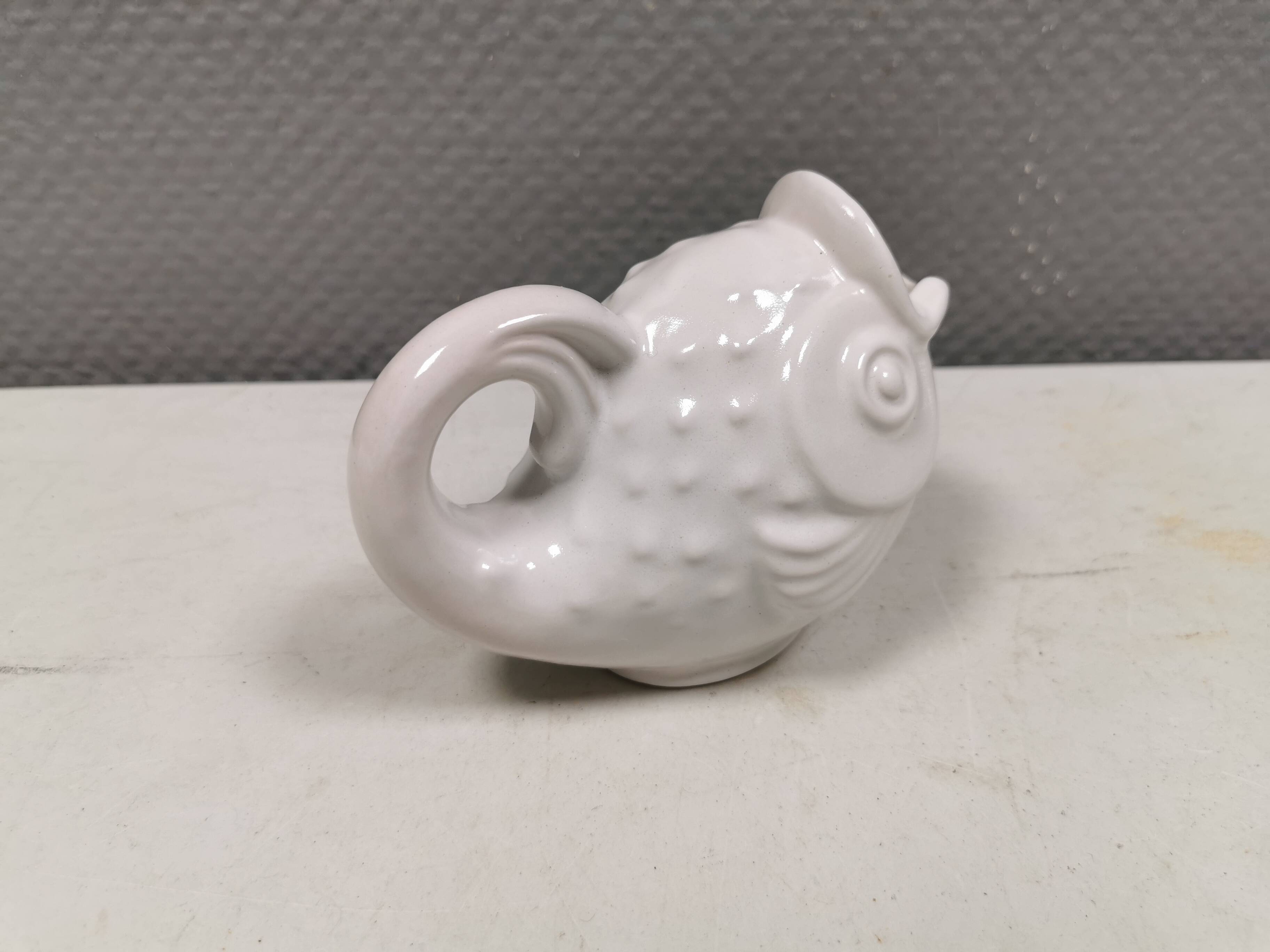 Nice little fish jug/vase, designed by Danish Michael Andersen Bornholm