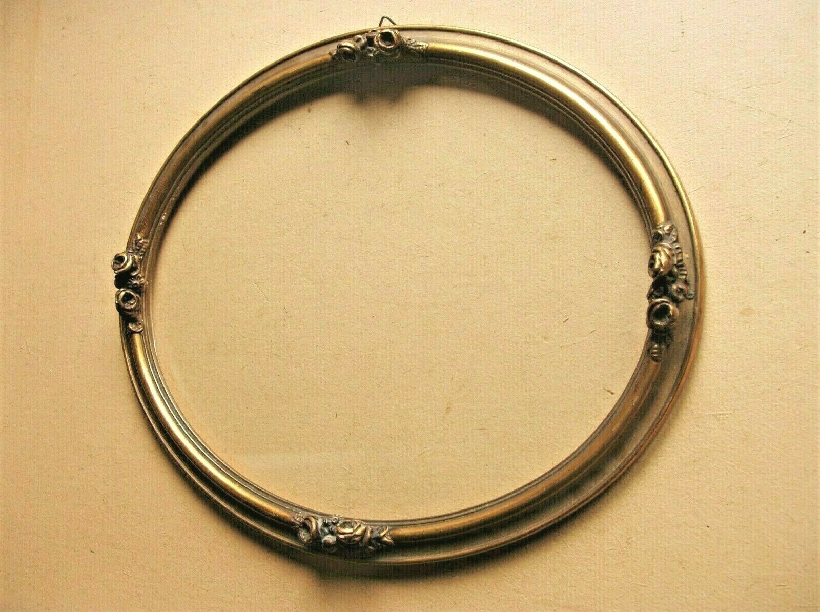 Oval frame in wood and gilded stucco in Louis XVI style - late 19th century