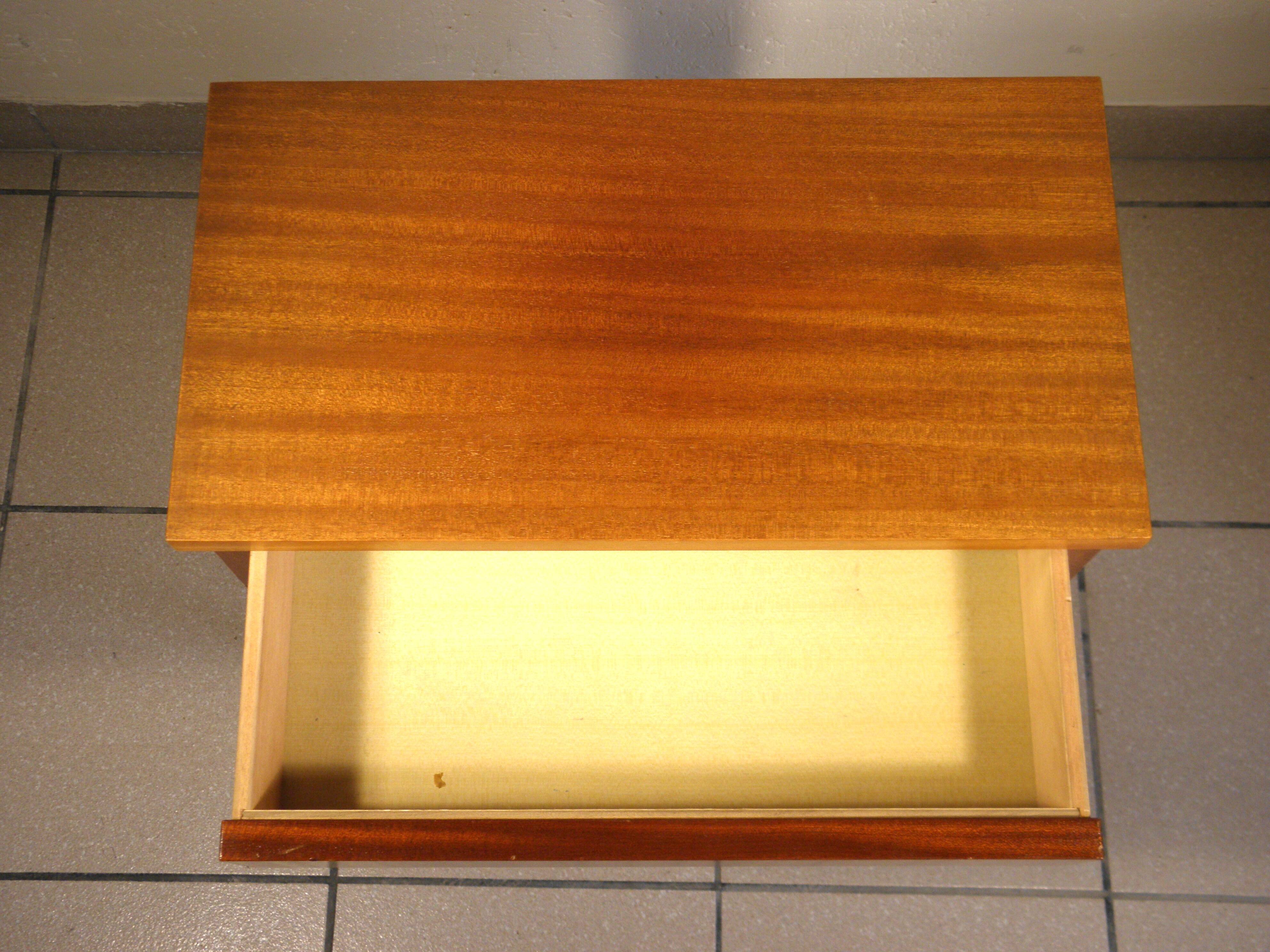 Deux tables de chevet années 60-70