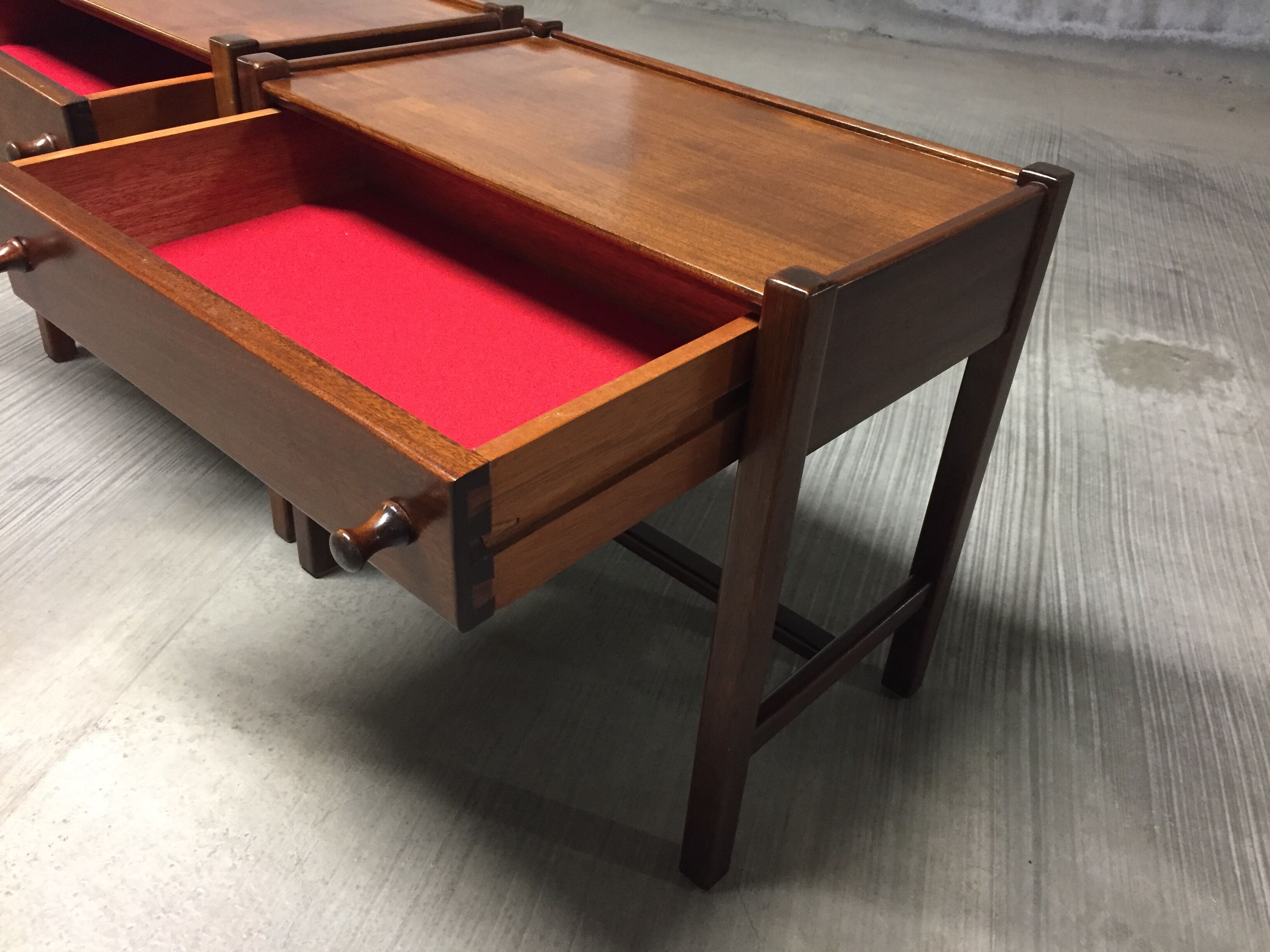 Scandinavian bedside table 1960 - vintage Scandinavian sofa tip