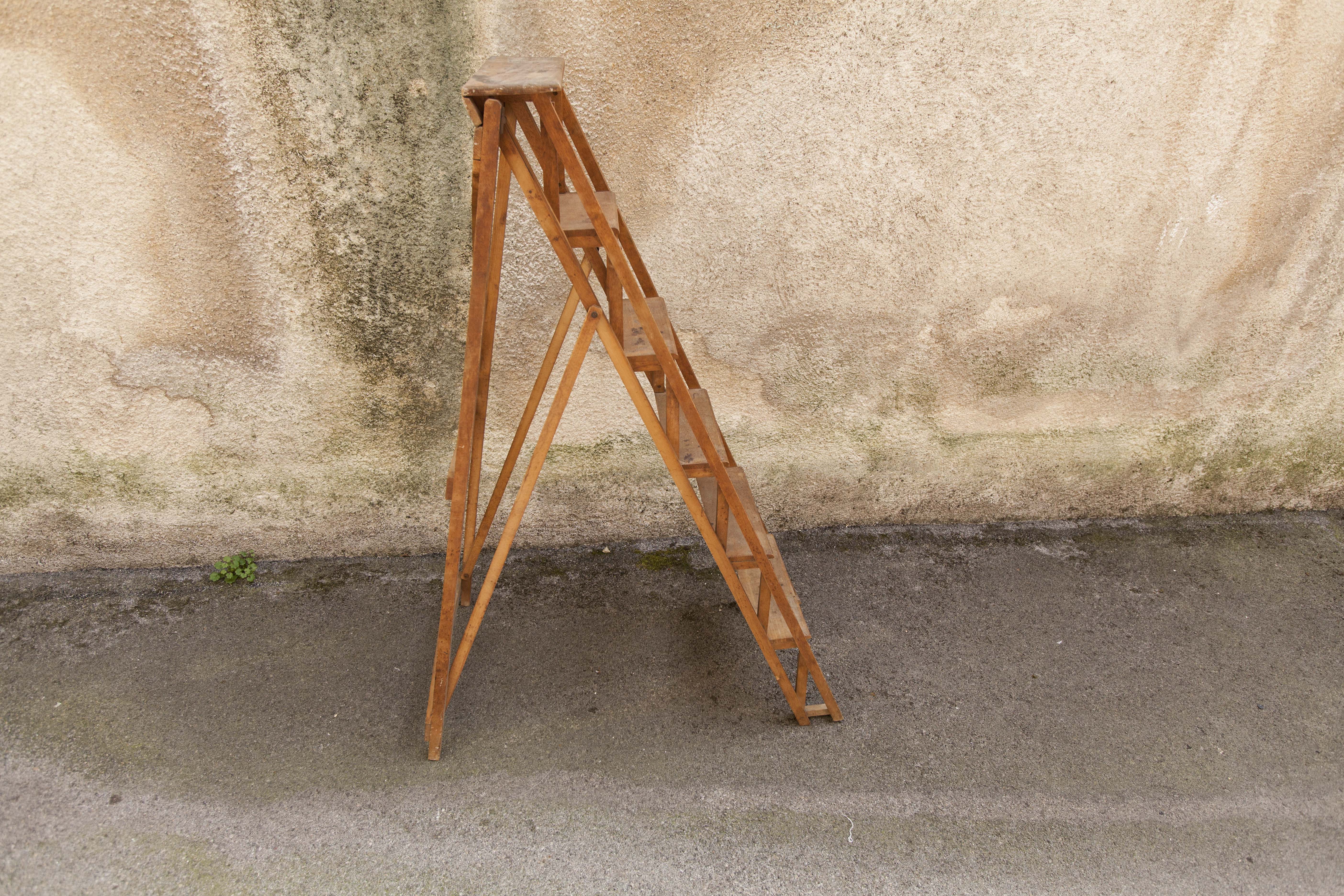 Painter 50s wooden stepladder