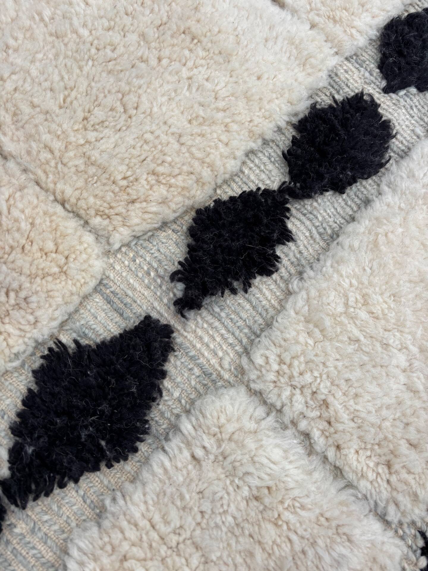 Tapis Mrirt noir et blanc 210×290 cm