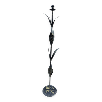 Lampadaire en métal, modèle aux feuillages