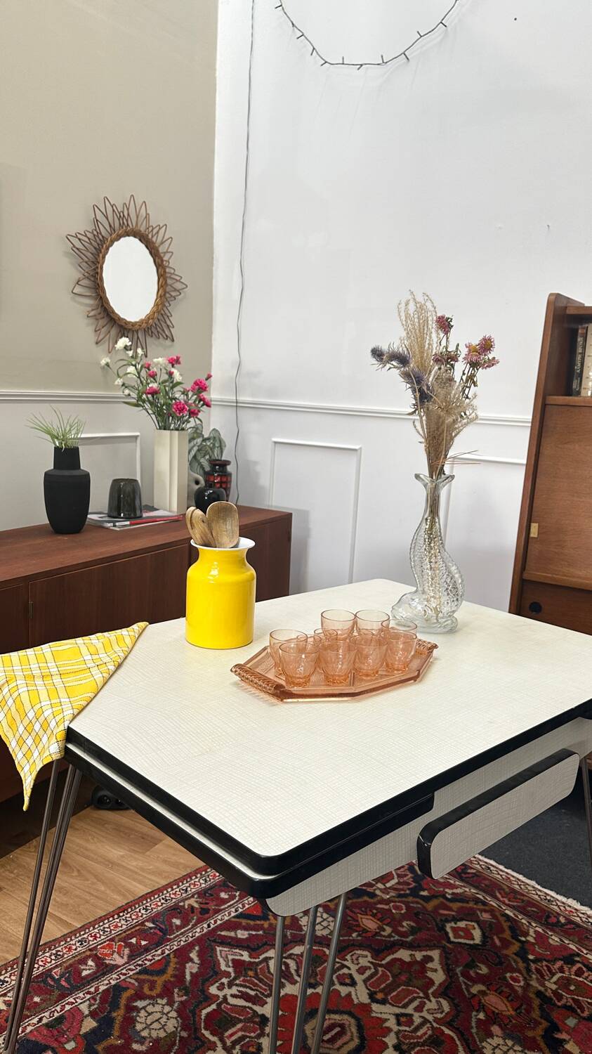 Formica table with eiffel legs and extension