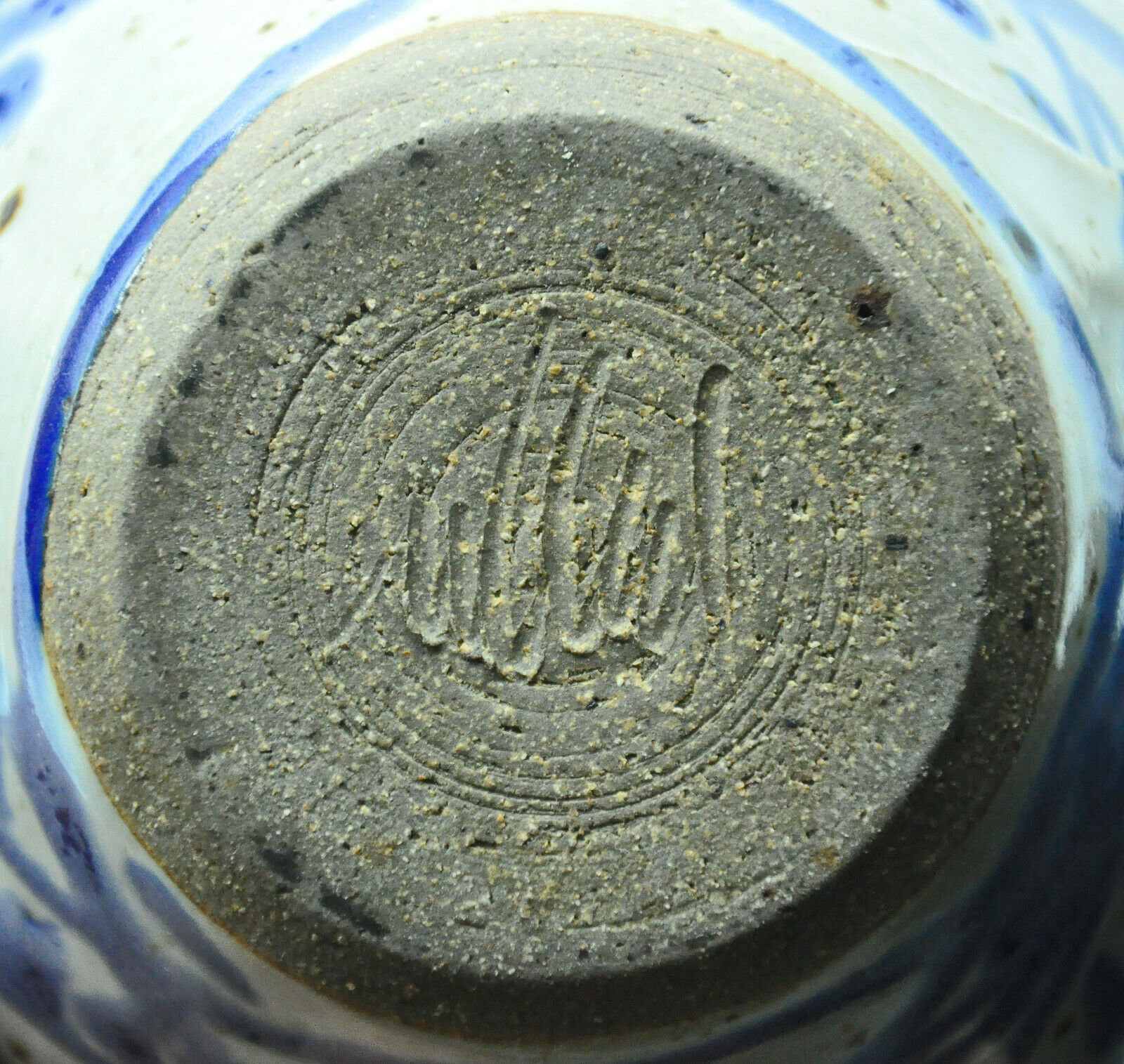 Signed reed pitcher to identify floral decoration vegetal collection deco art table