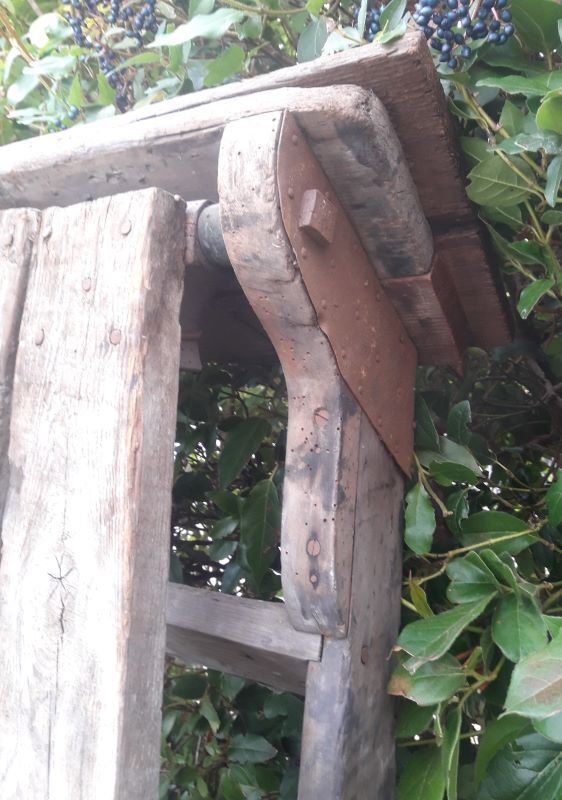 Artisan wooden ladder 6 steps