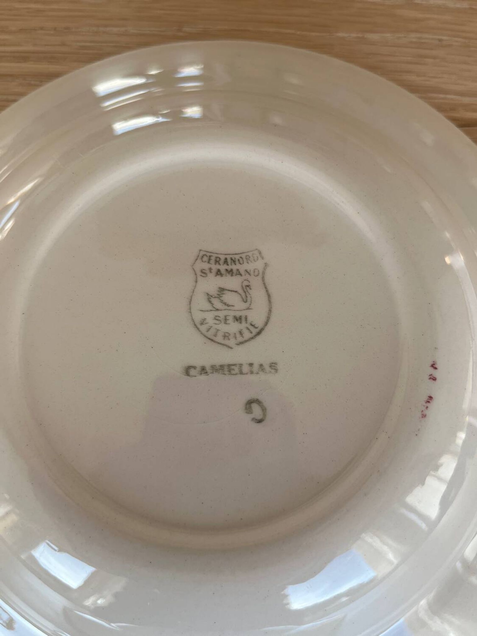 Lot de 4 assiettes creuses dépareillées