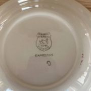 Lot de 4 assiettes creuses dépareillées