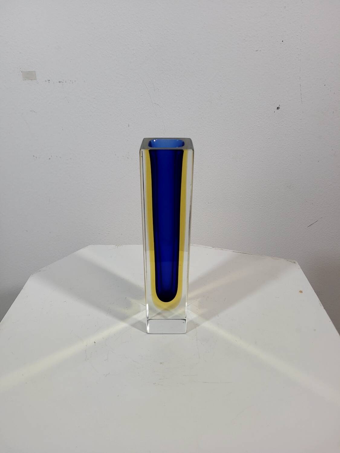 MURANO Flavio Poli Soliflore ou Vase carré vintage en Verre Bleu et Jaune