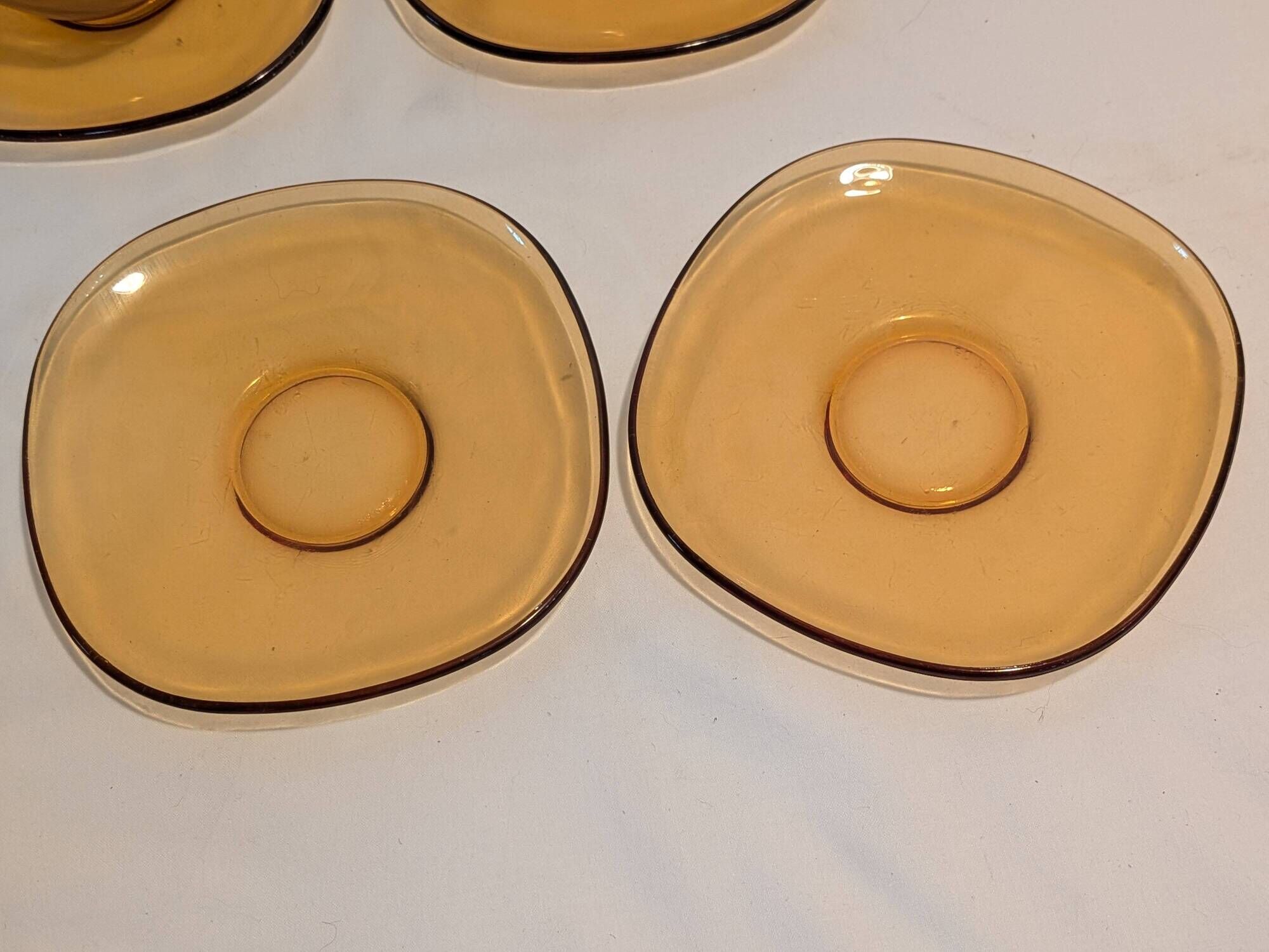 7-cup and saucer set VERECO France in amber glass – 1970s