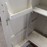 Armoire parisienne blanche
