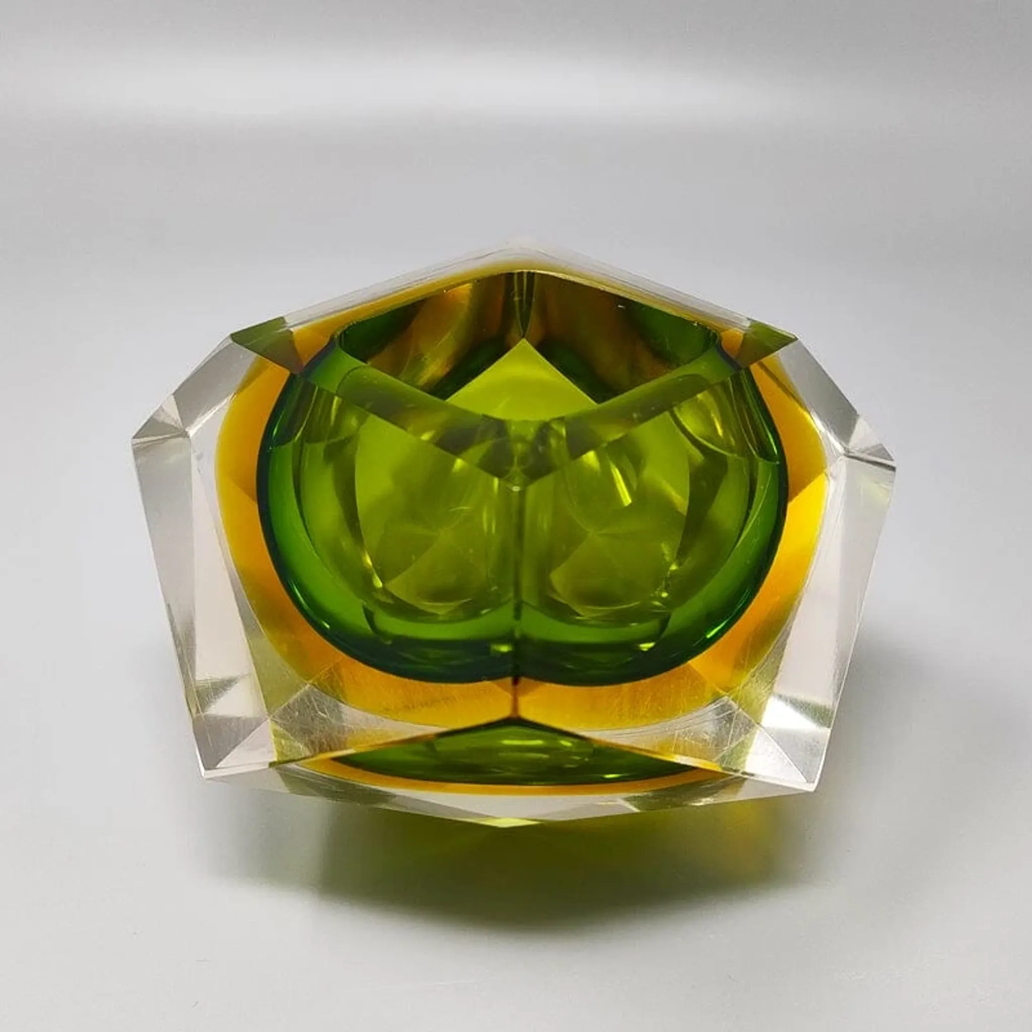 1960s Gorgeous green ashtray or catch-all by Flavio Poli for Seguso