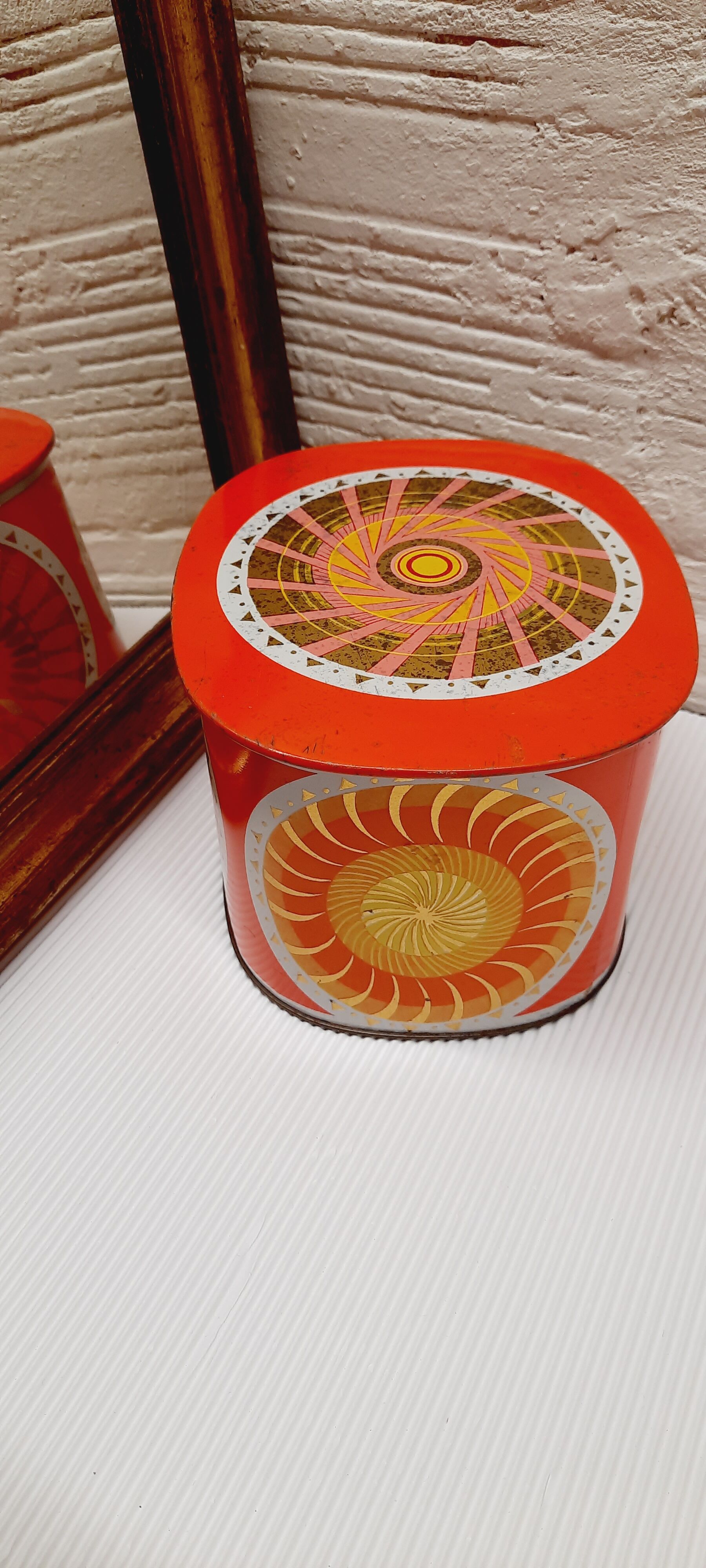 Iron box décor 70's