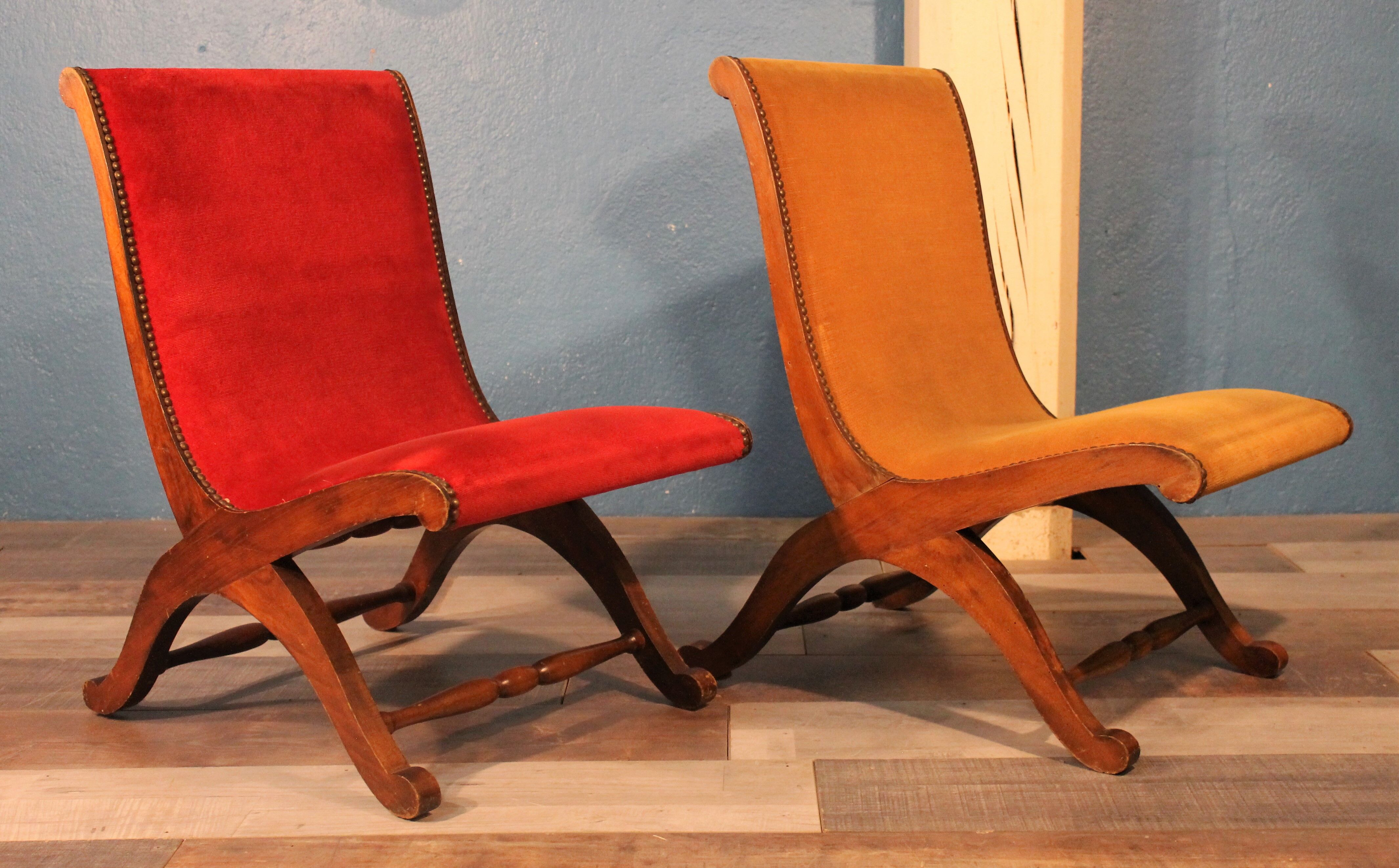 Paire de fauteuils chauffeuses vintage