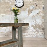 Carpenter's workbench in solid beech wood.