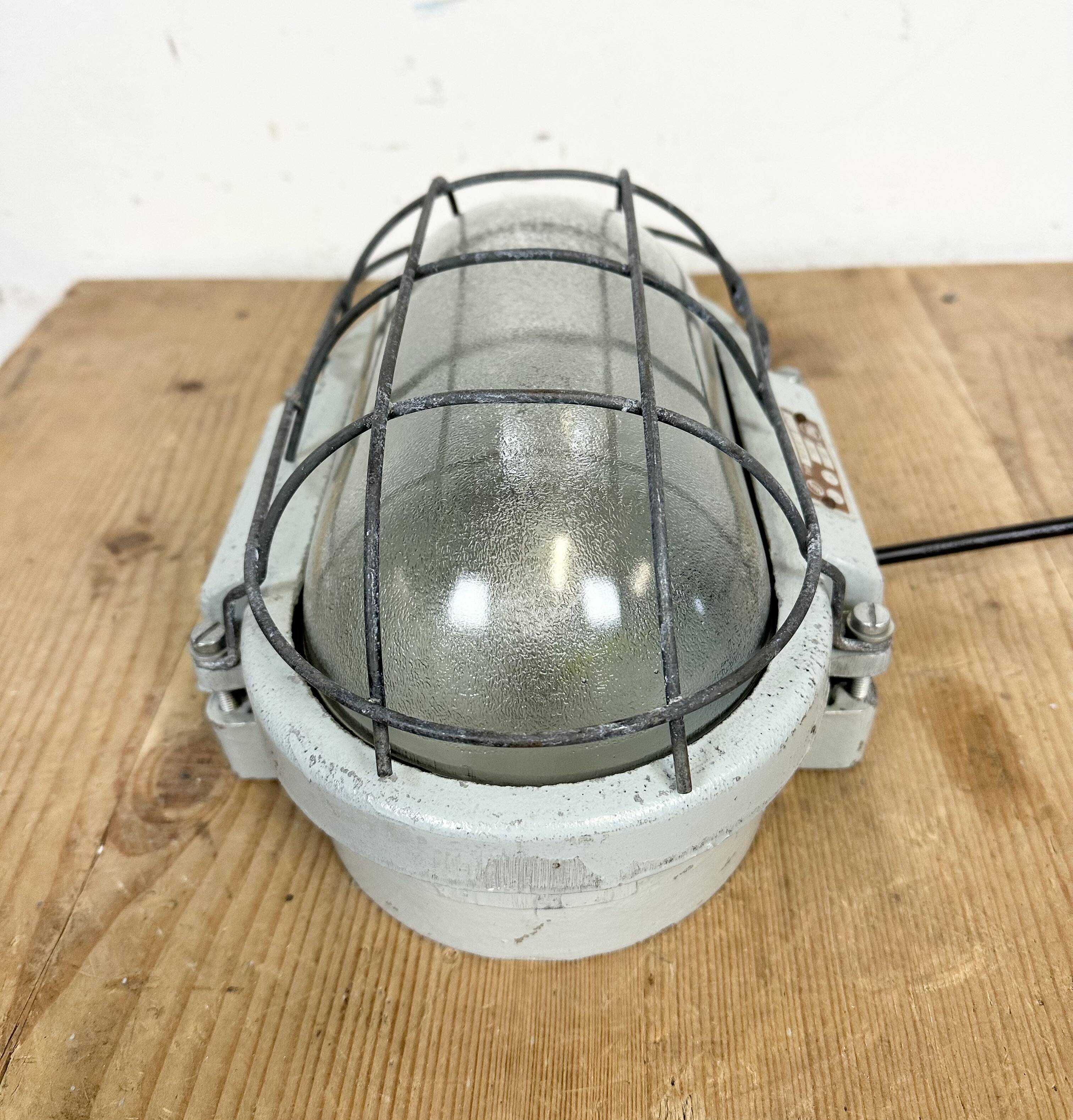 Industrial Cast Aluminium Wall Light with Frosted Glass from Elektrosvit, 1970s