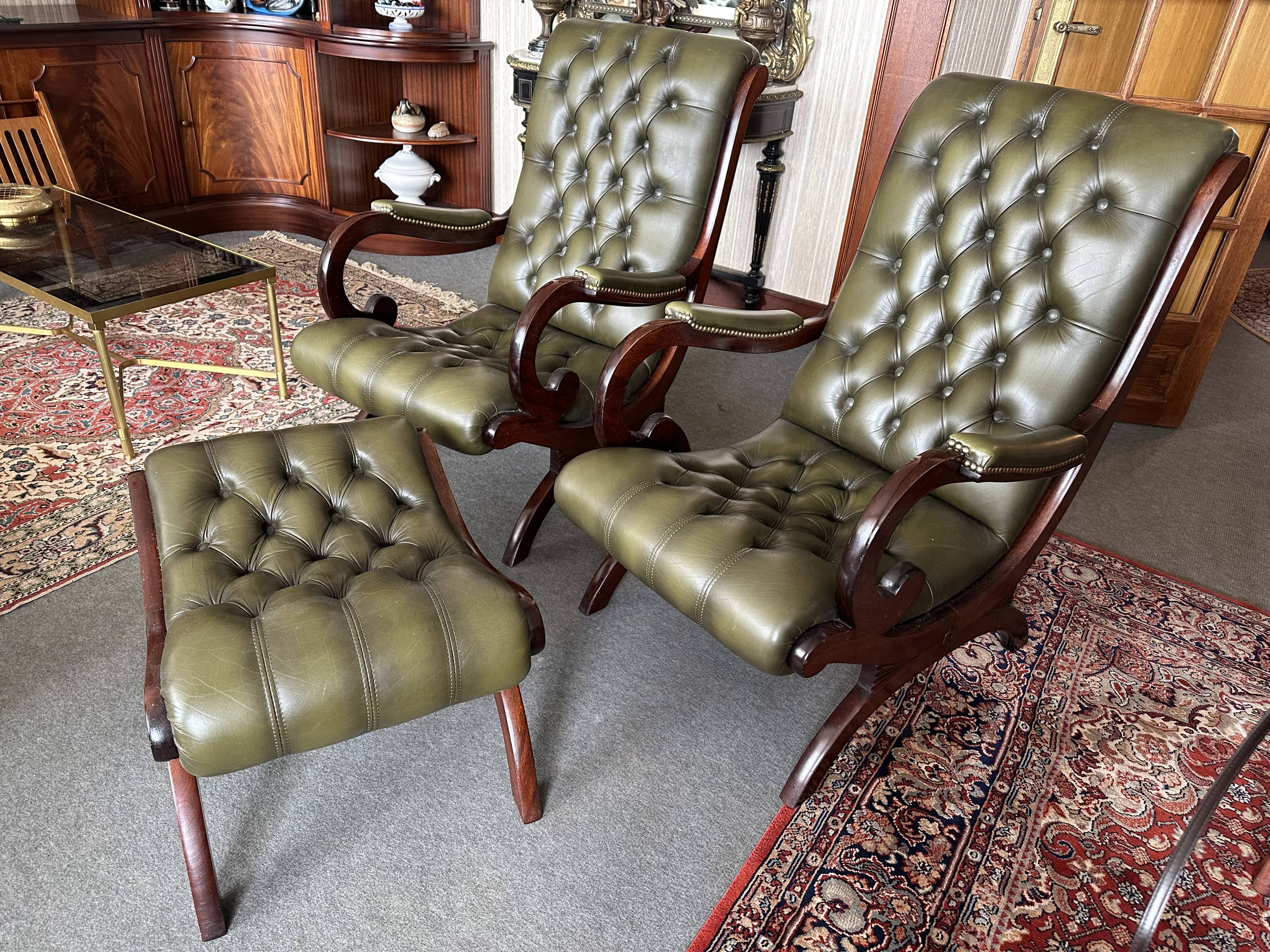 Fauteuil et repose pied - style chesterfield