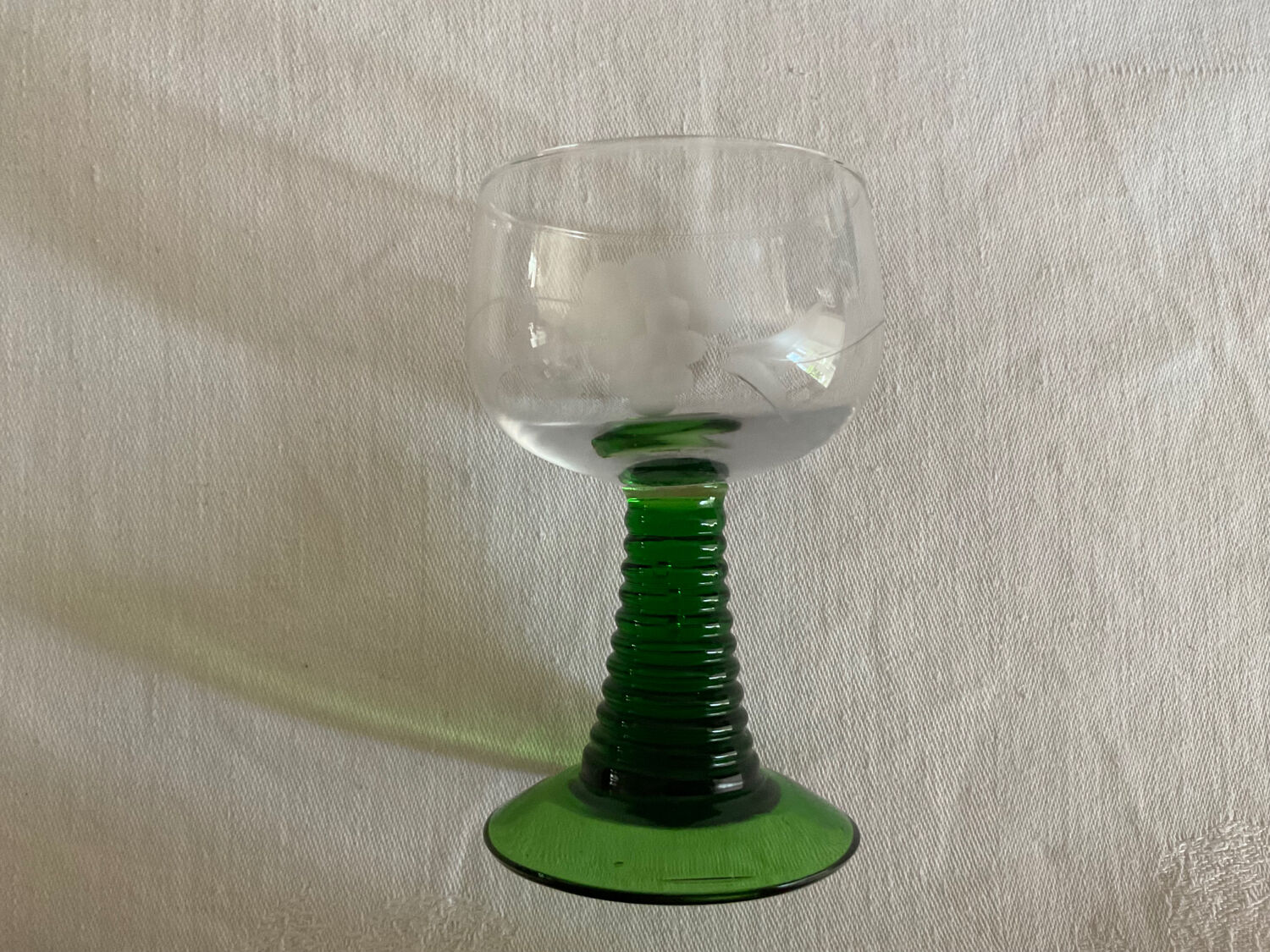 Set of 6 stemmed glasses