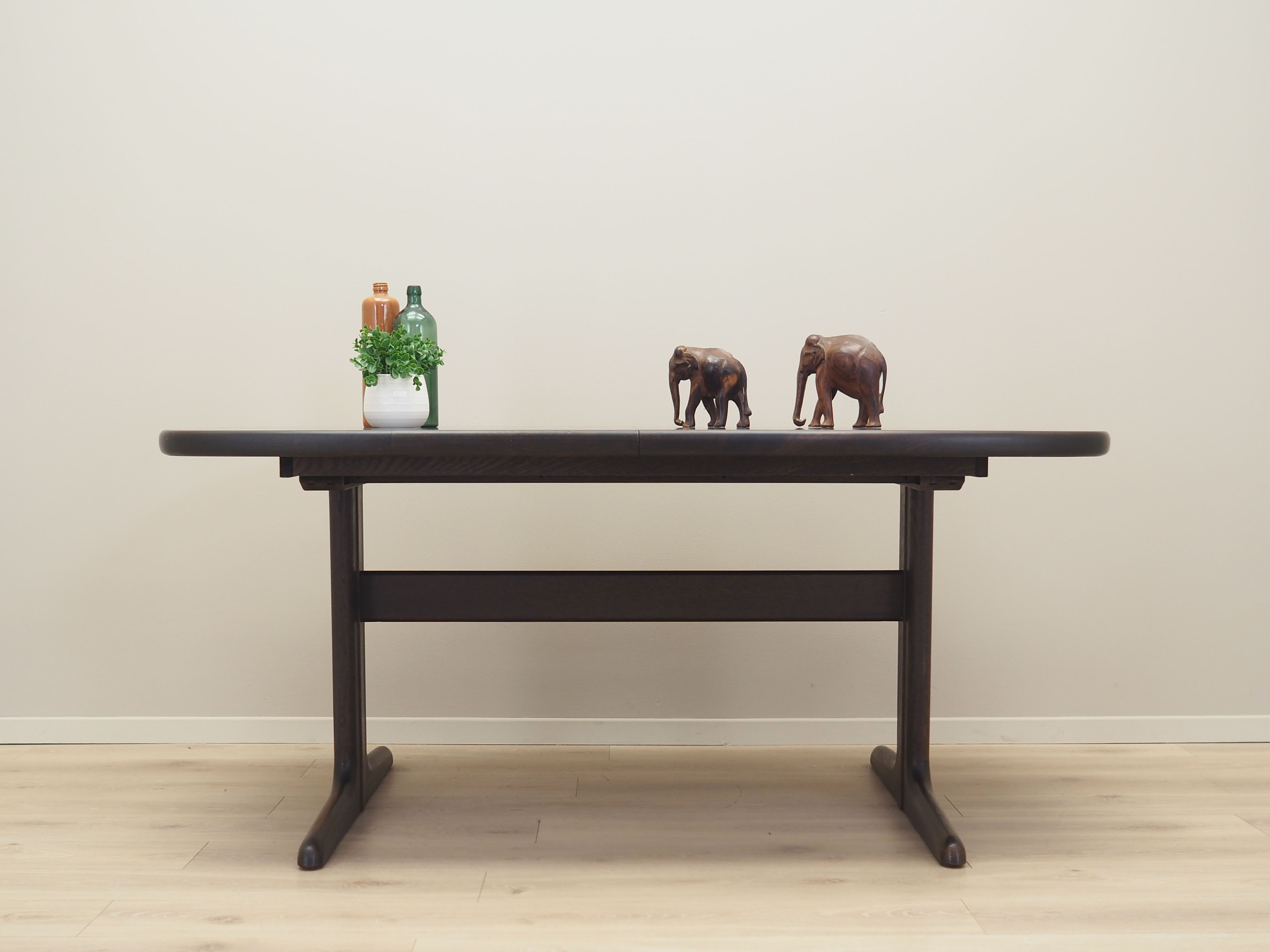 Oak table, Danish design, 1970s, manufacturer: Skovby