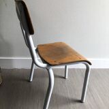 Chaise d’écolier vintage