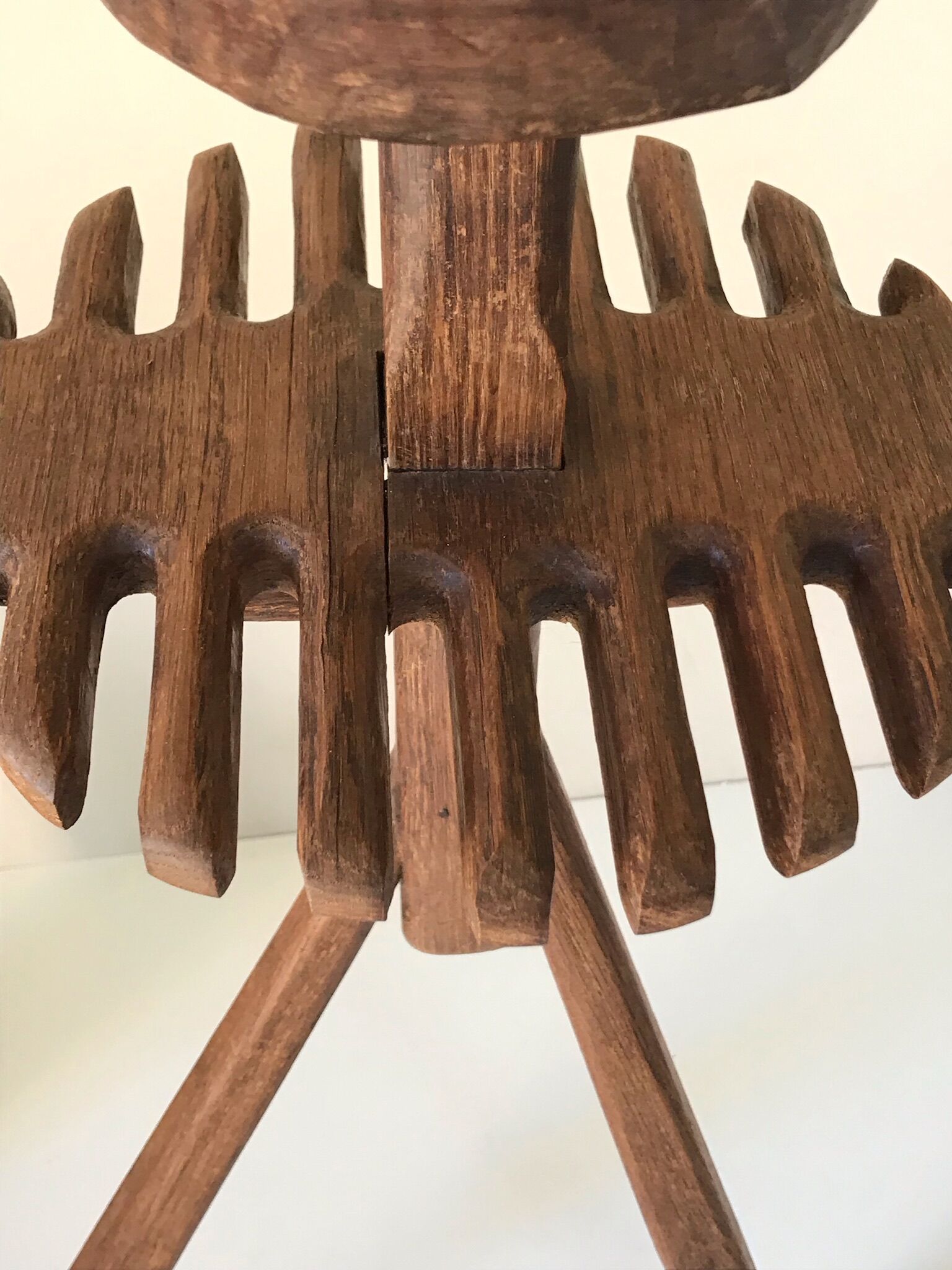 Ashtray on brutalist feet 60s