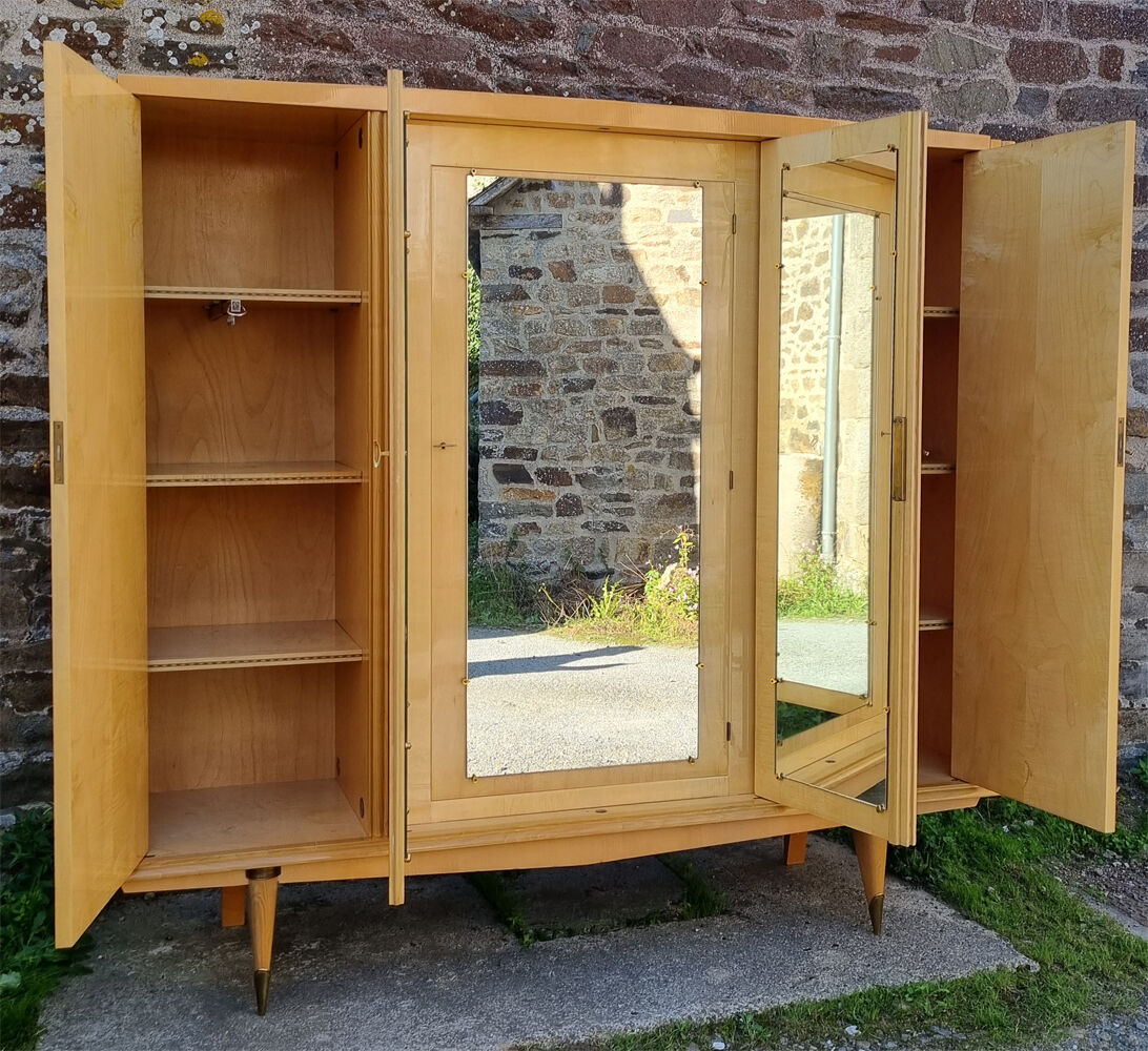 Wardrobe wardrobe and vintage shelves 50s, mirrors