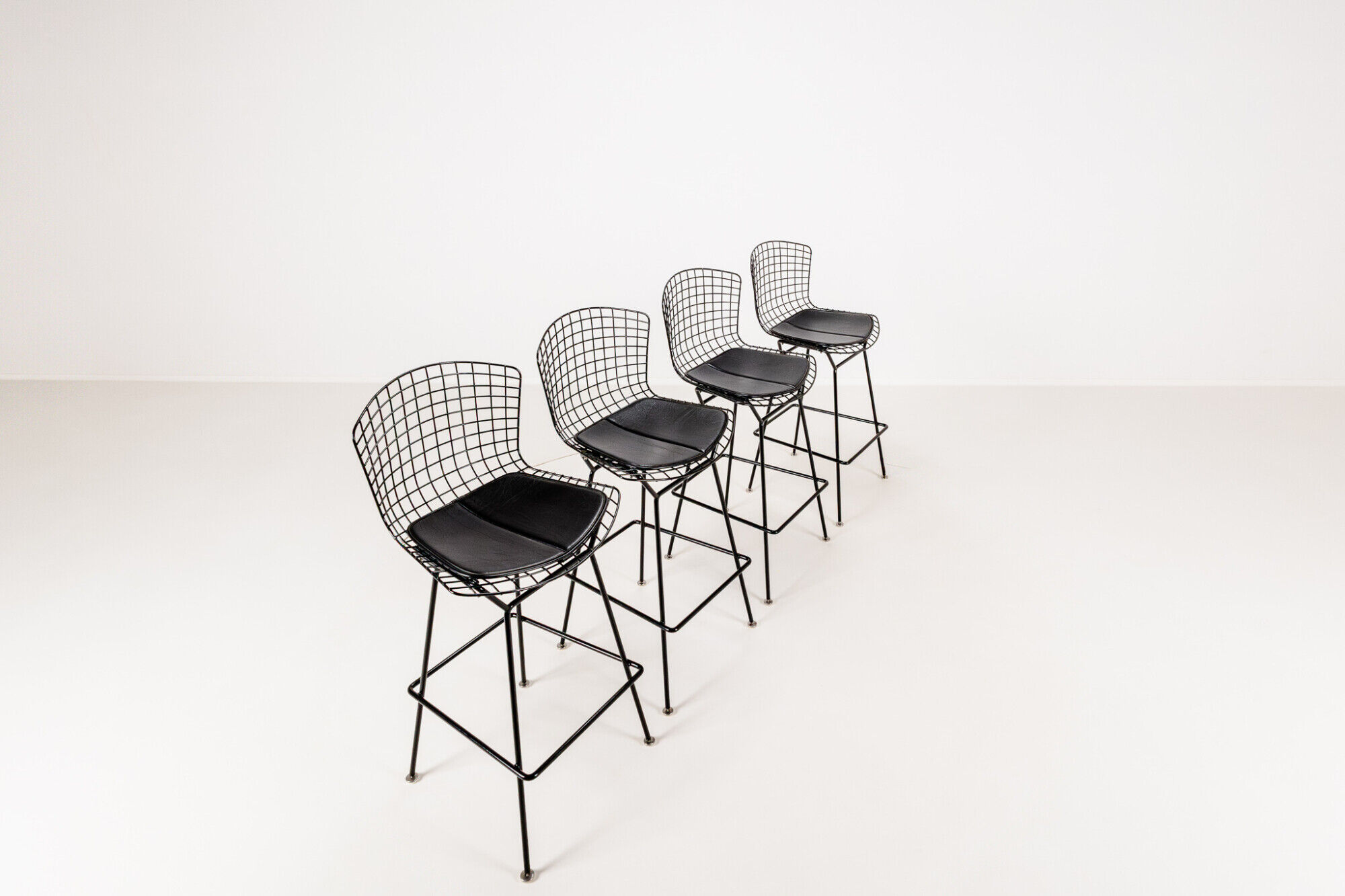 Set of 4 barstools by Harry Bertoia for Knoll, 1980