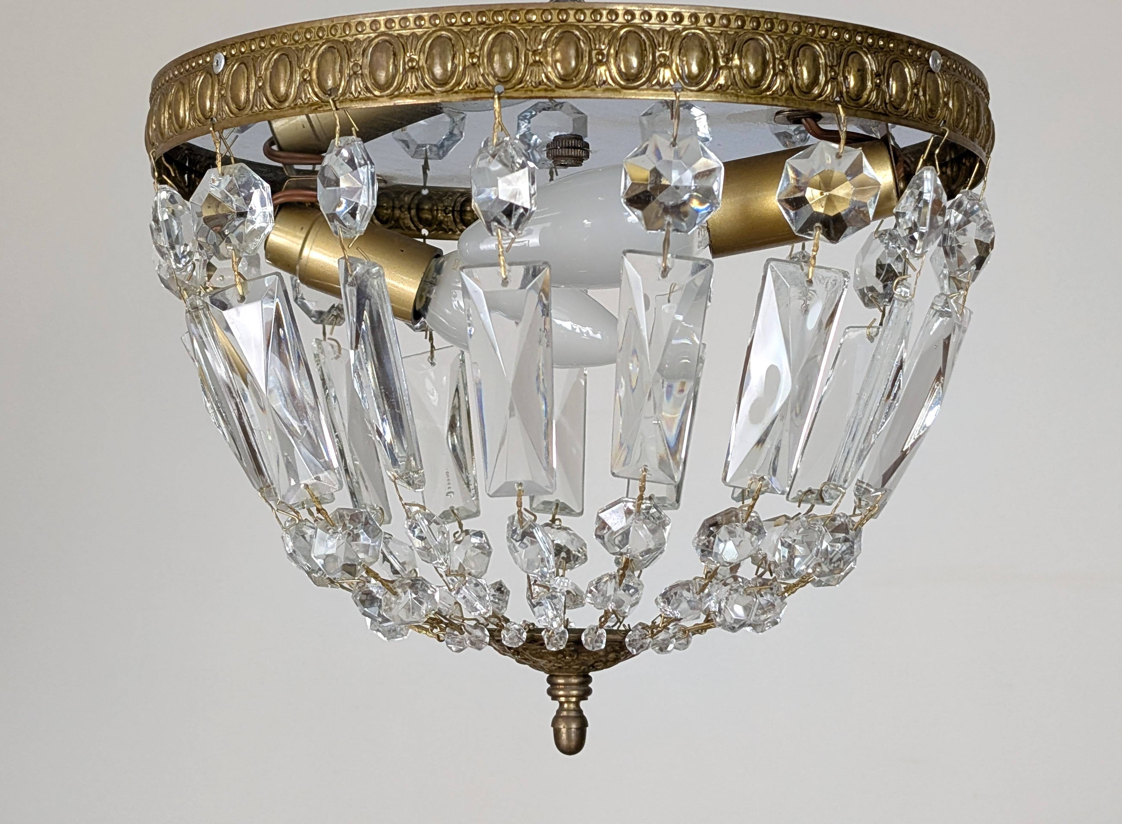 Ceiling light with tassels