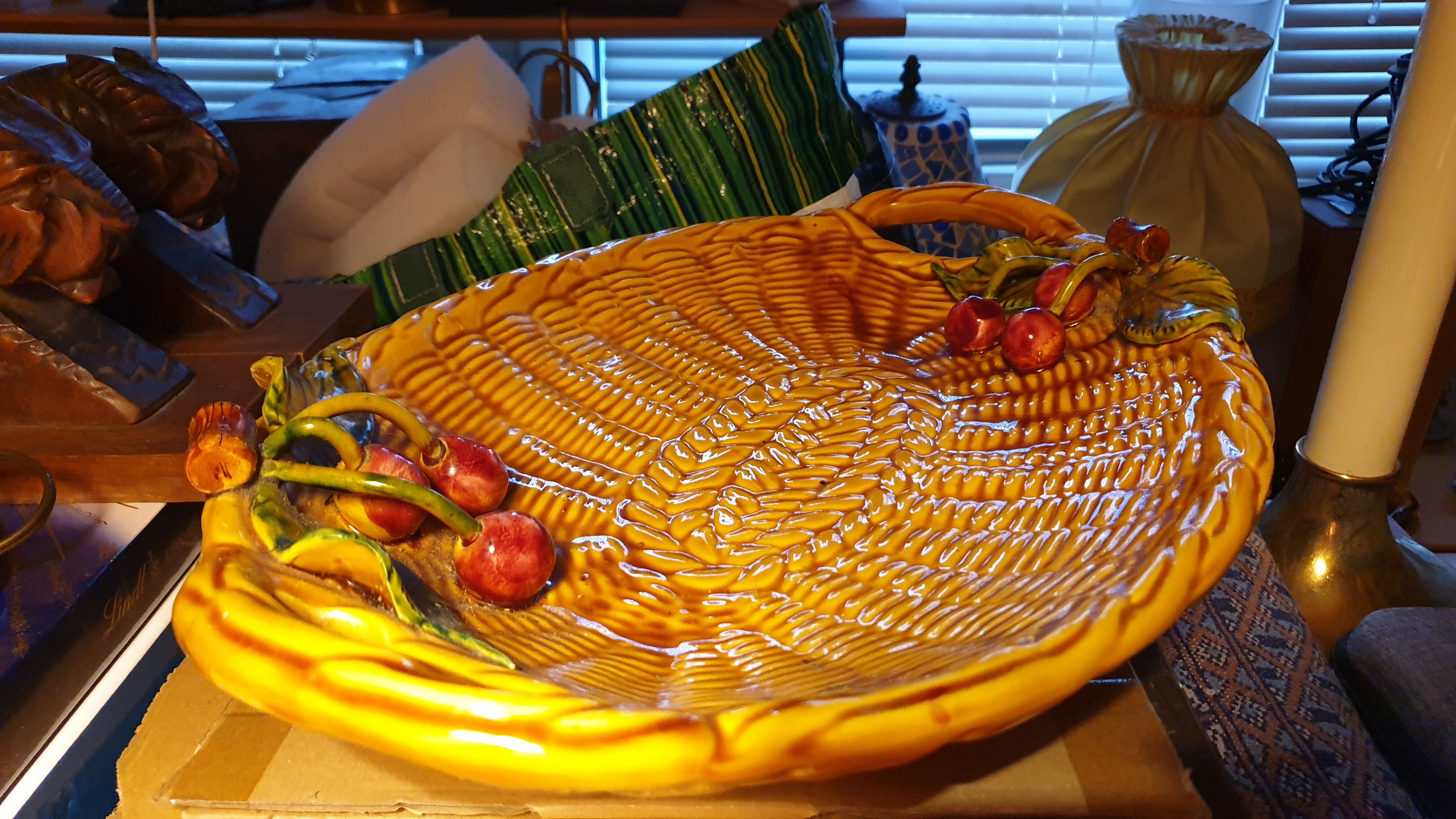 Plat barbotine Vallauris