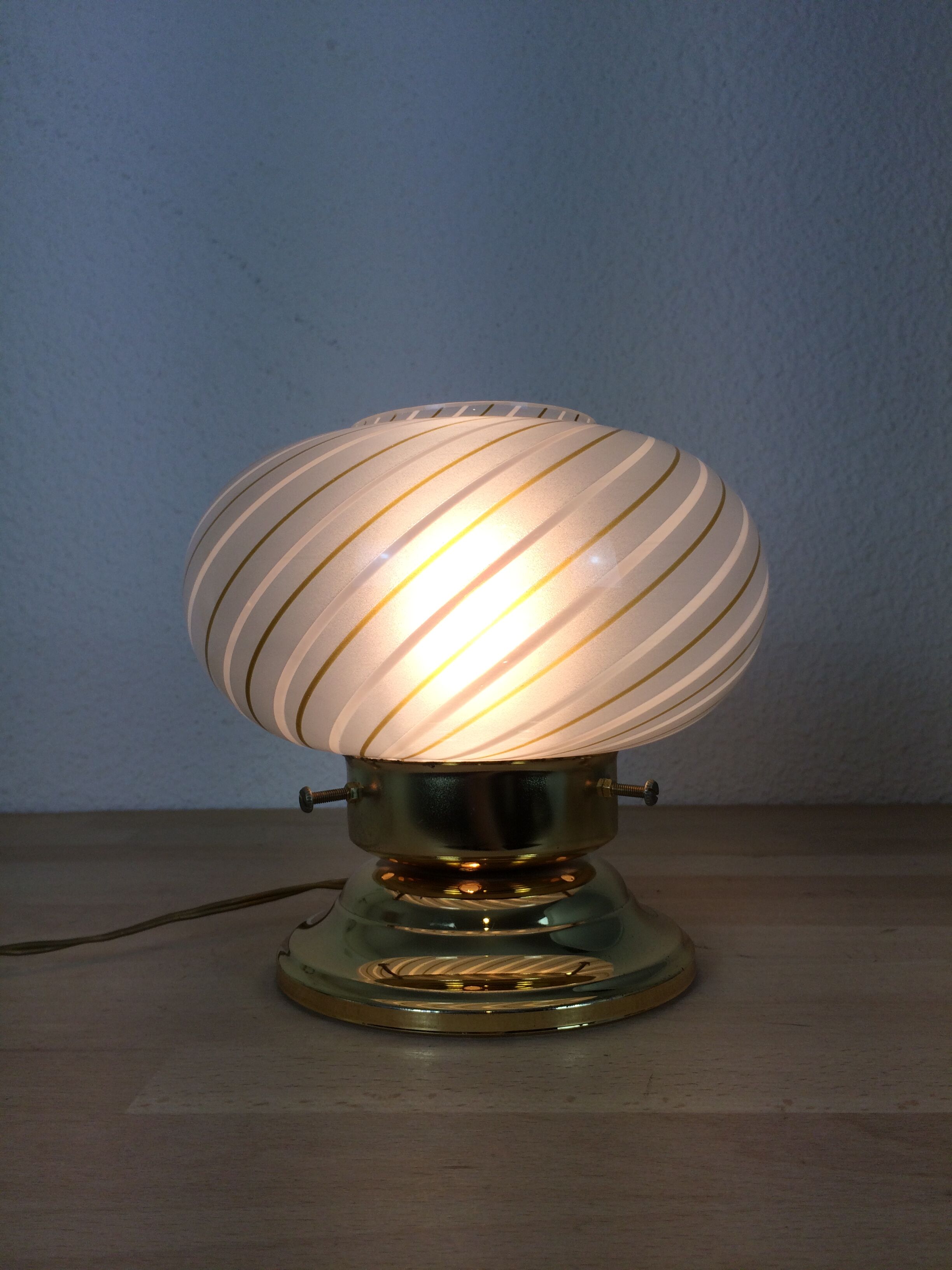 Lamp mushroom globe glass golden base
