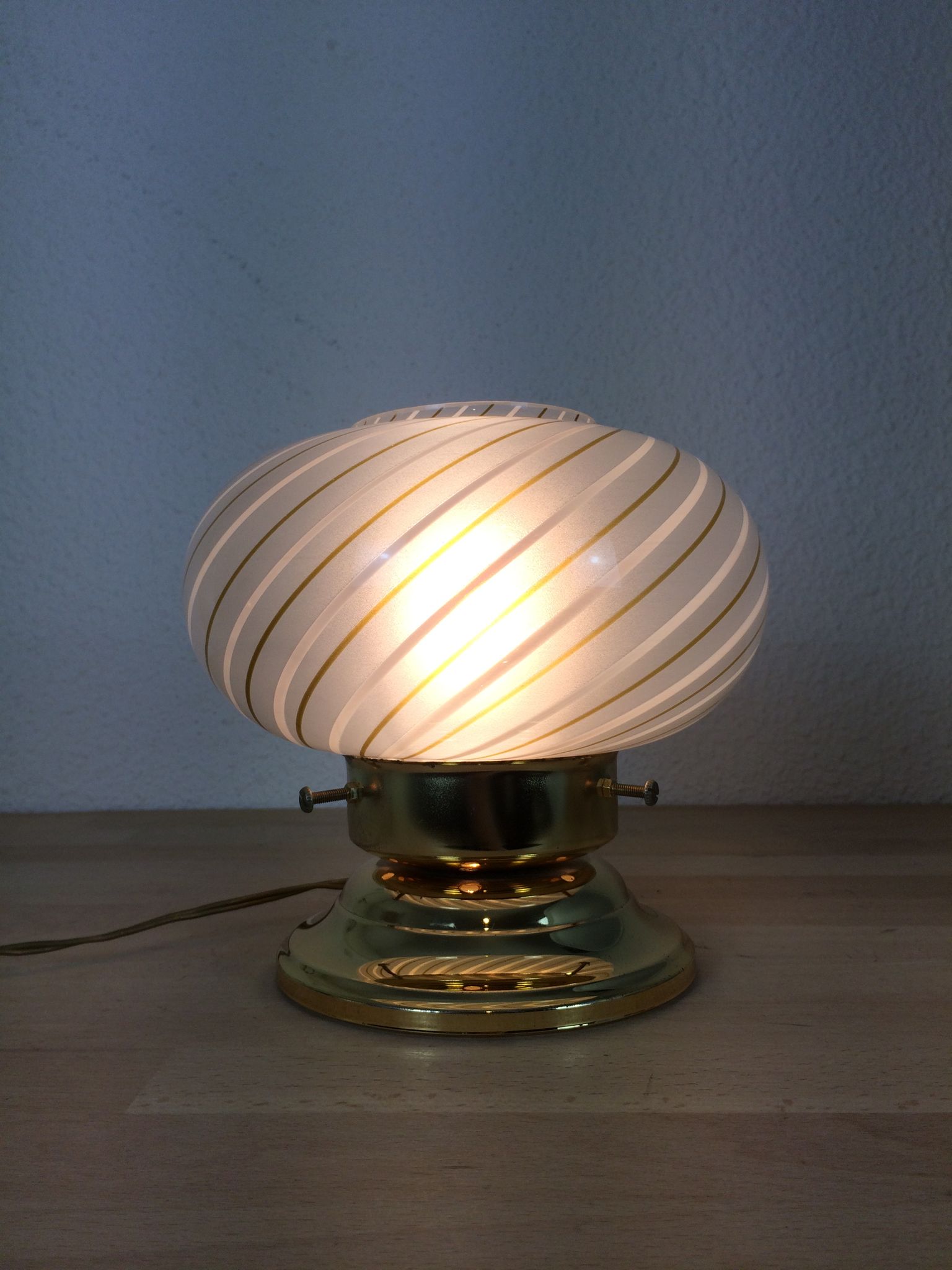 Lamp mushroom globe glass golden base