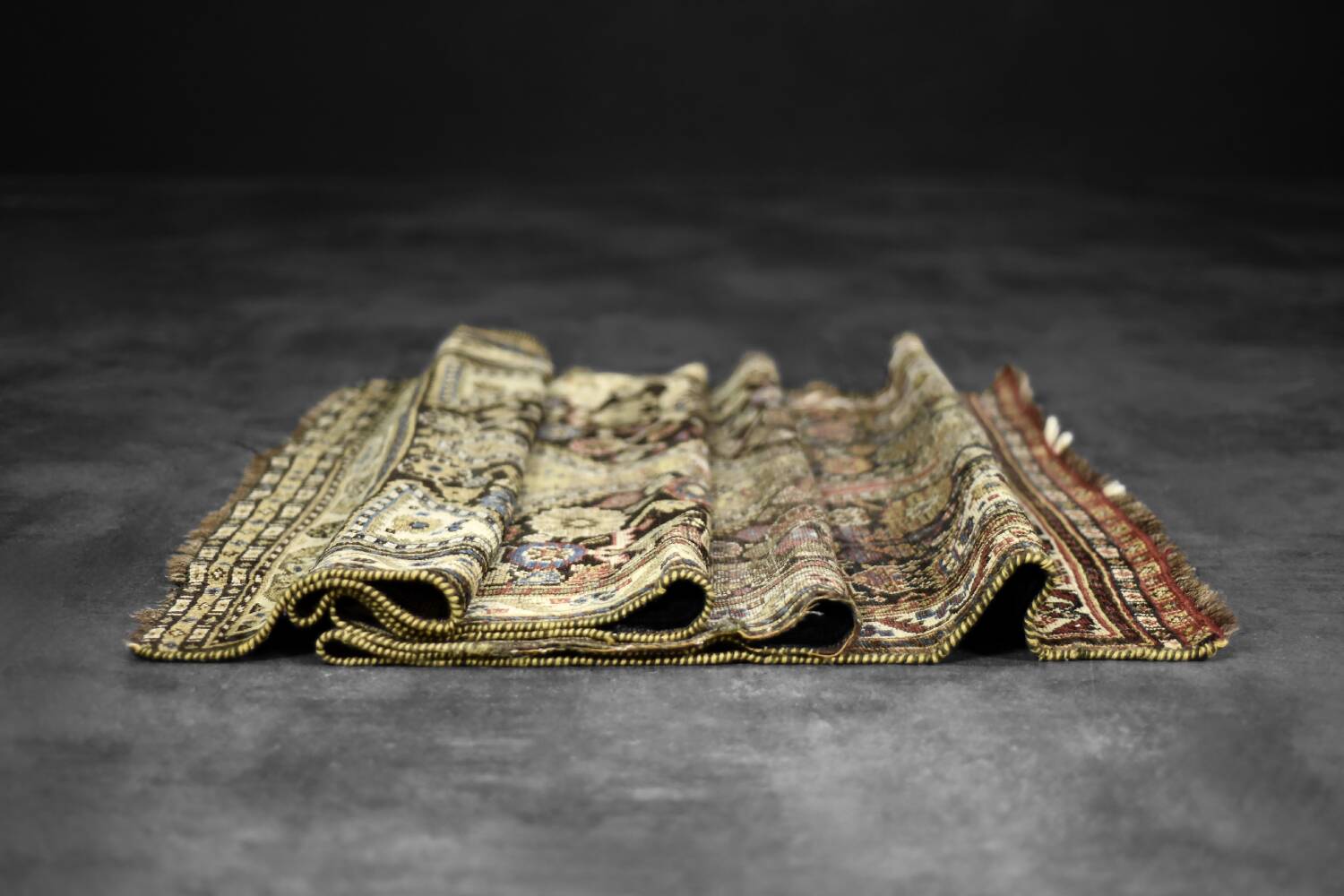 Handwoven oriental Qashqai nomadic rug, 1920s