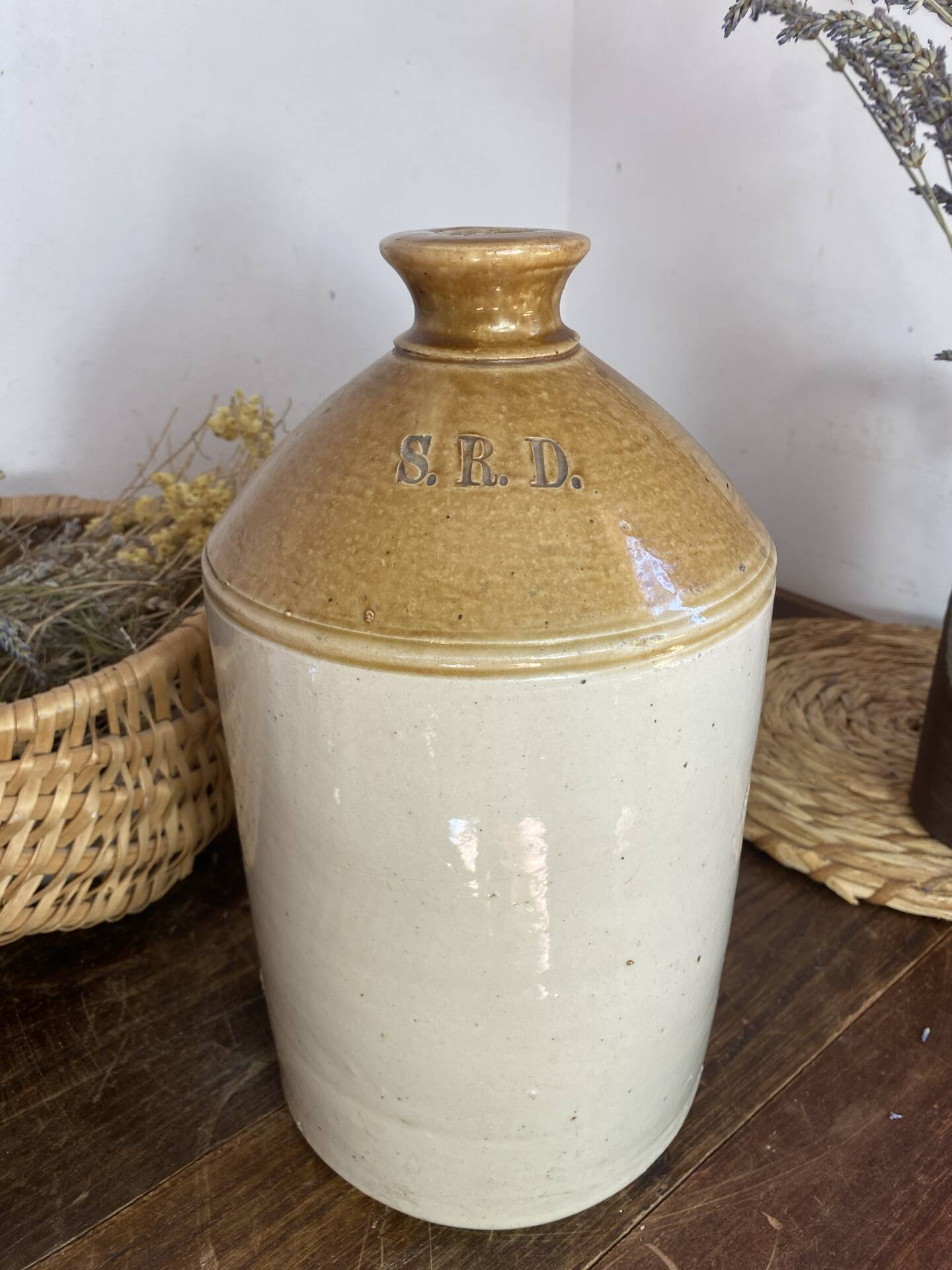 Two-tone stoneware jar, SRD, England