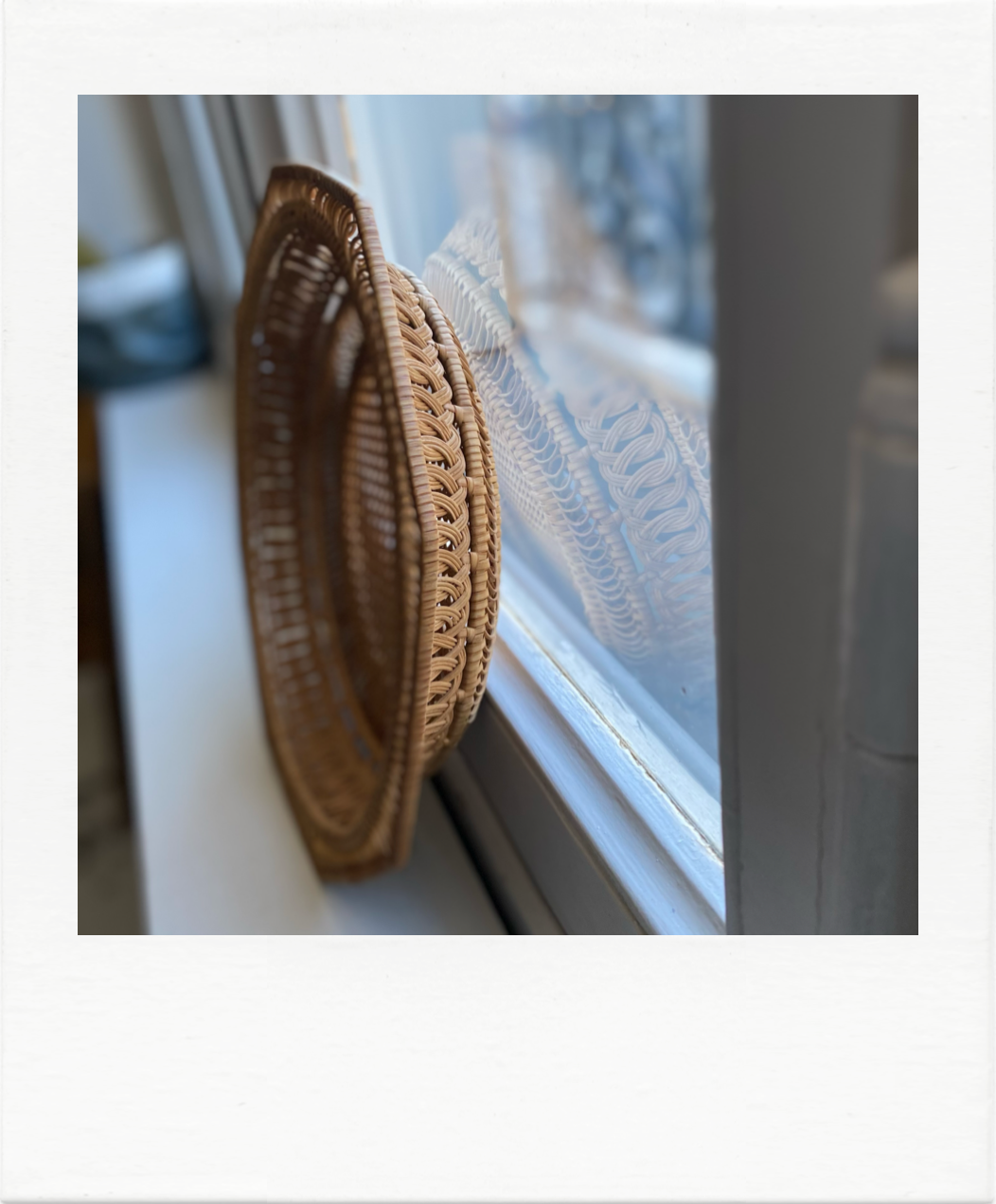 Woven natural fibre basket