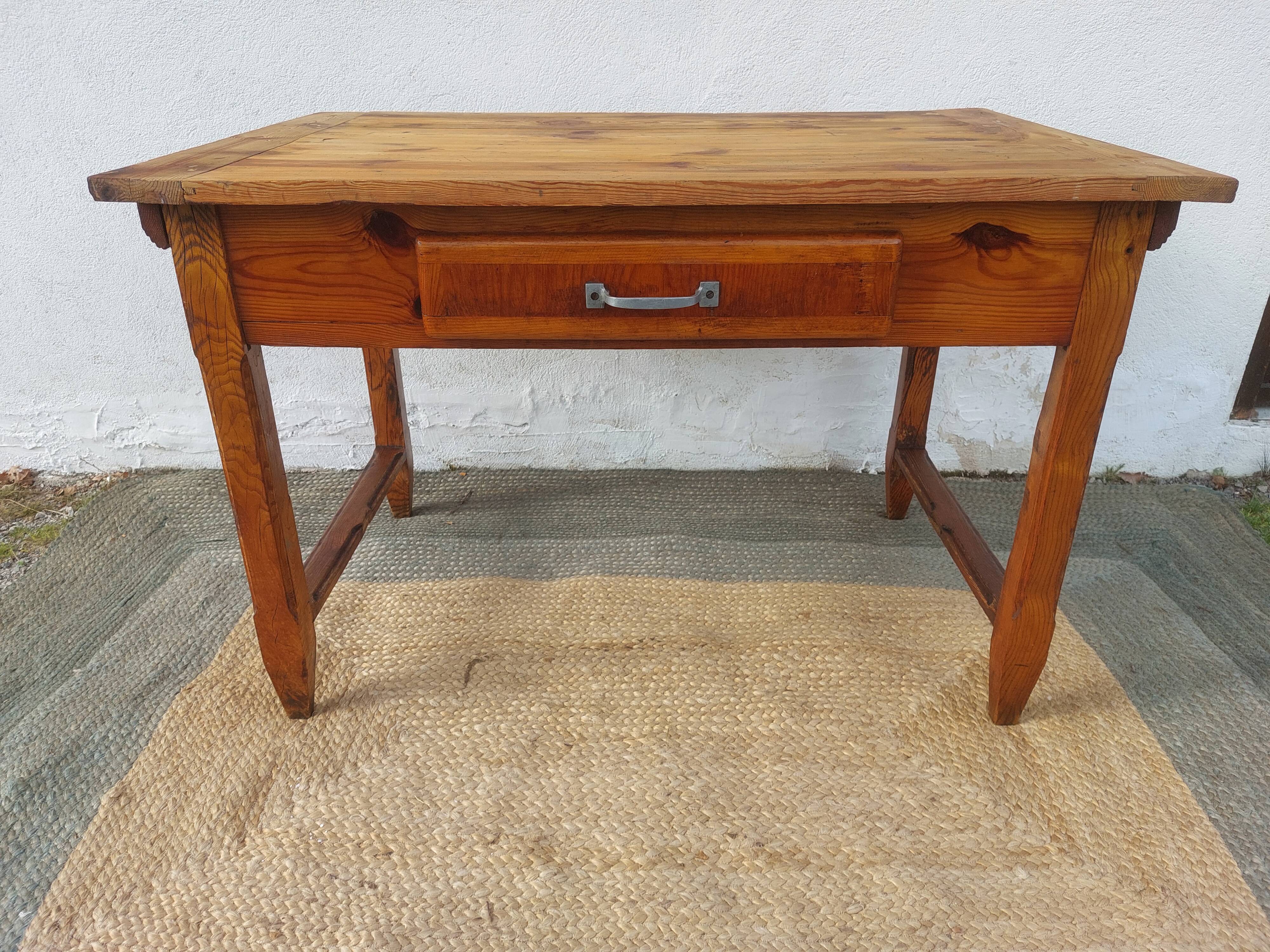wooden table, bistro, countryside