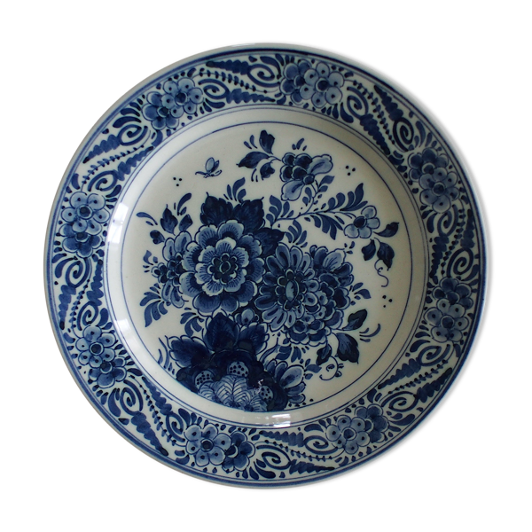 Assiette de Delft "bleu blanc" à motifs floraux. Manufacture de RAM (1921-1969)