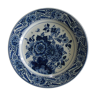 Assiette de Delft "bleu blanc" à motifs floraux. Manufacture de RAM (1921-1969)