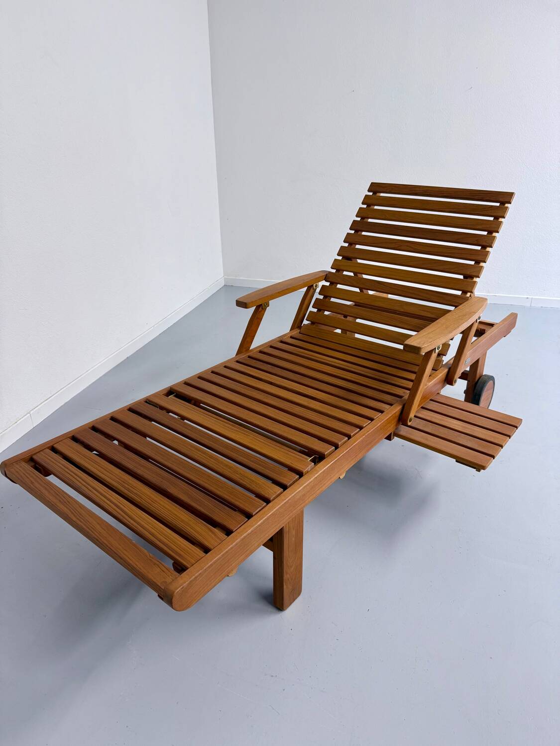 Fischer Möbel design teak deckchairs from the 90s