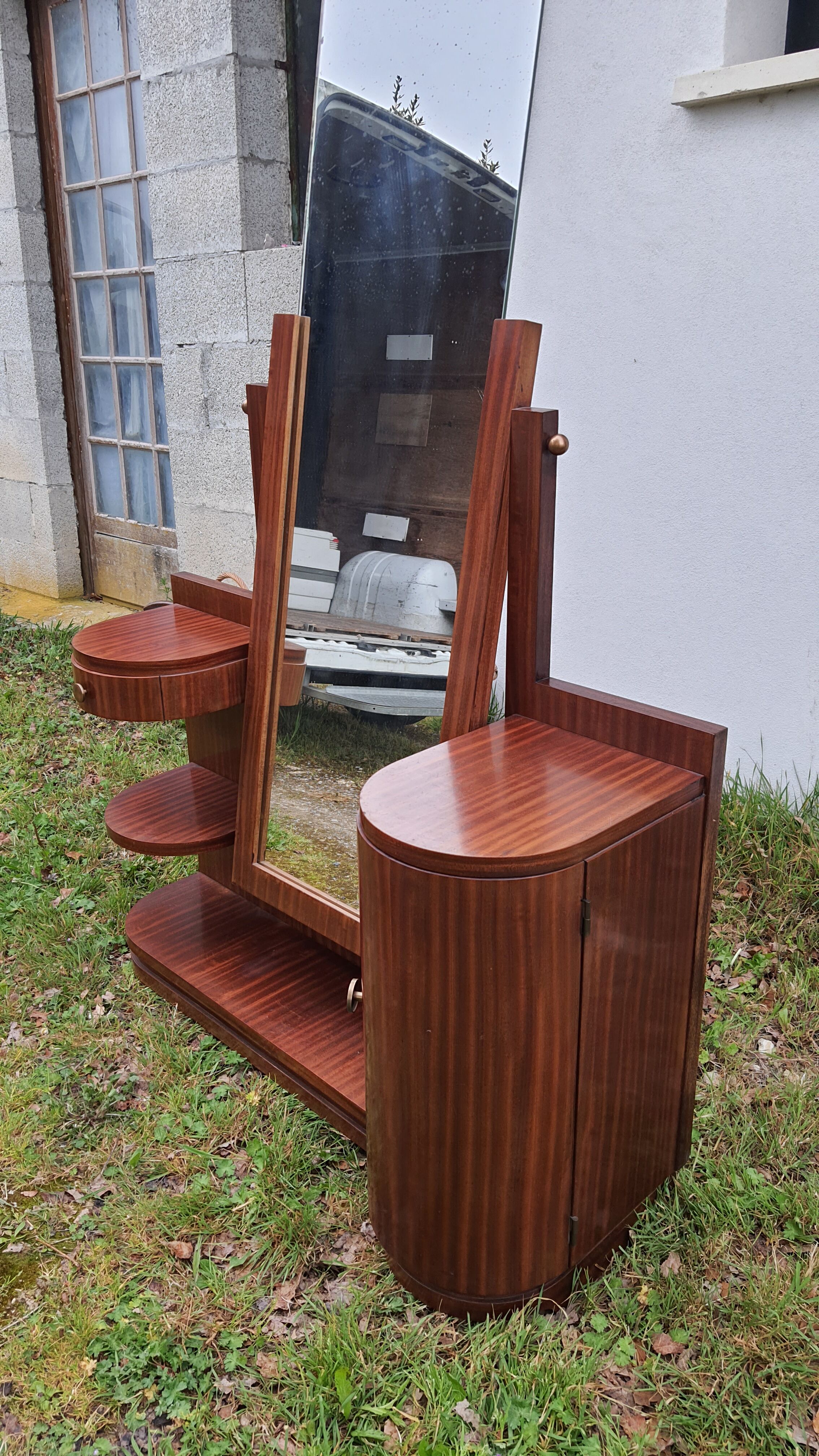 Psyche mirror, entrance cabinet