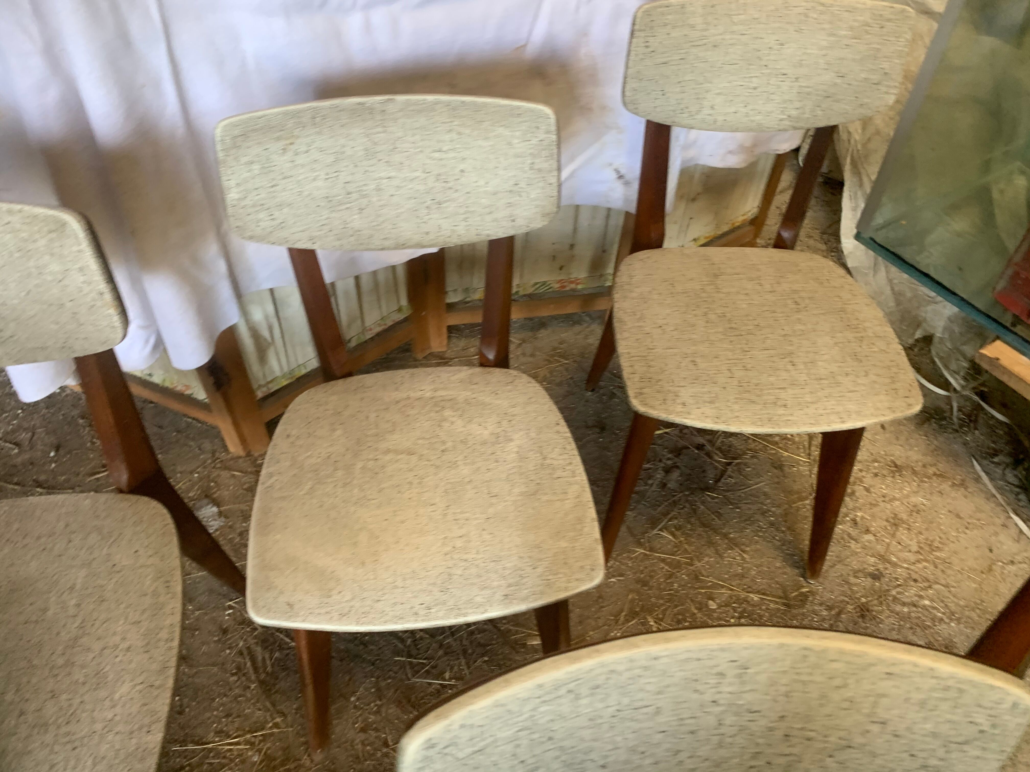 Lot of 6 vintage chairs