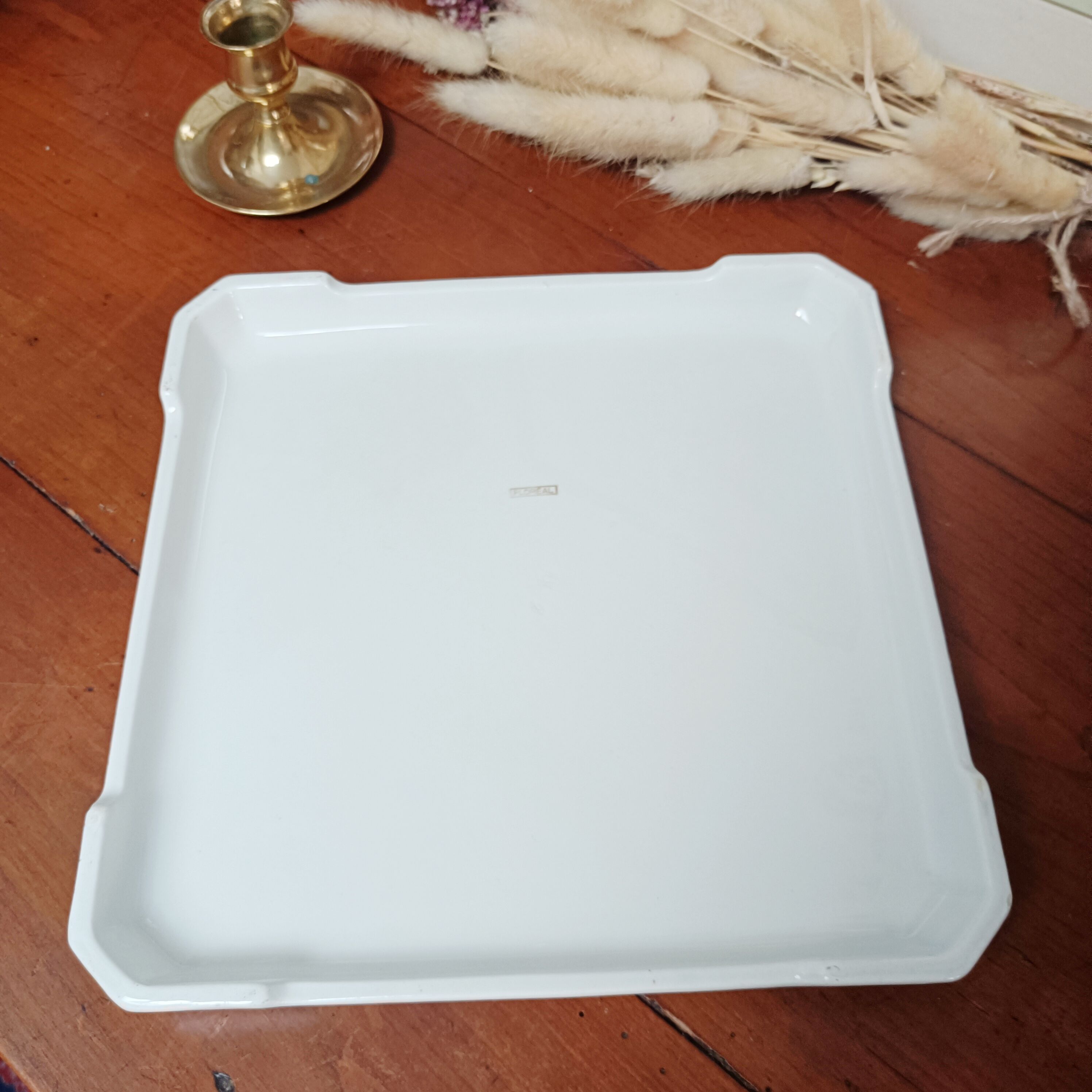 Flowery earthenware trivet