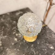 Lampe globe “fleur” en verre