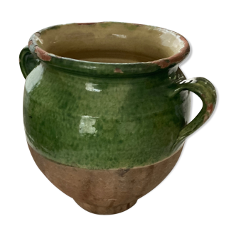 Old pot in gres