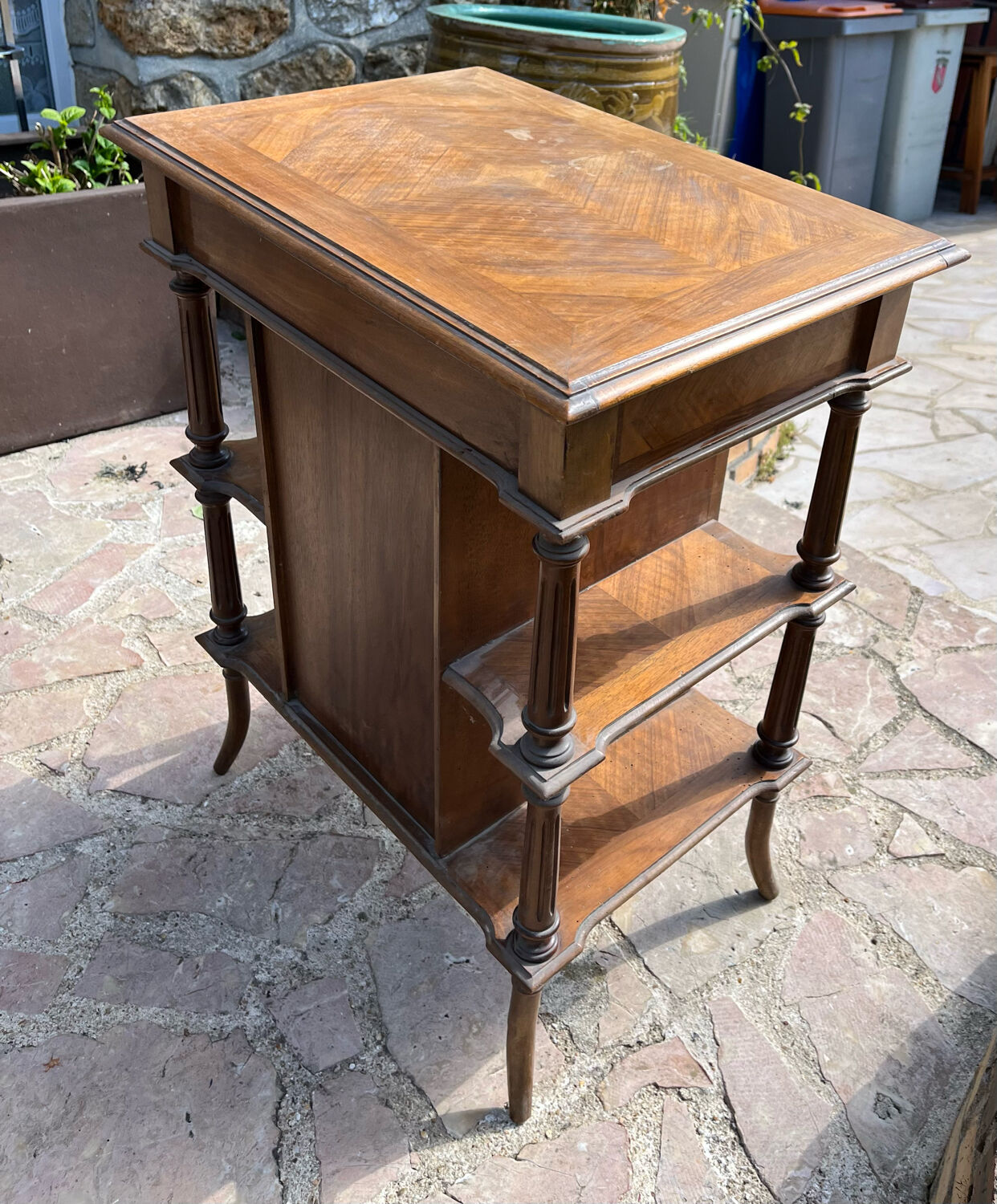 Art nouveau hairdresser