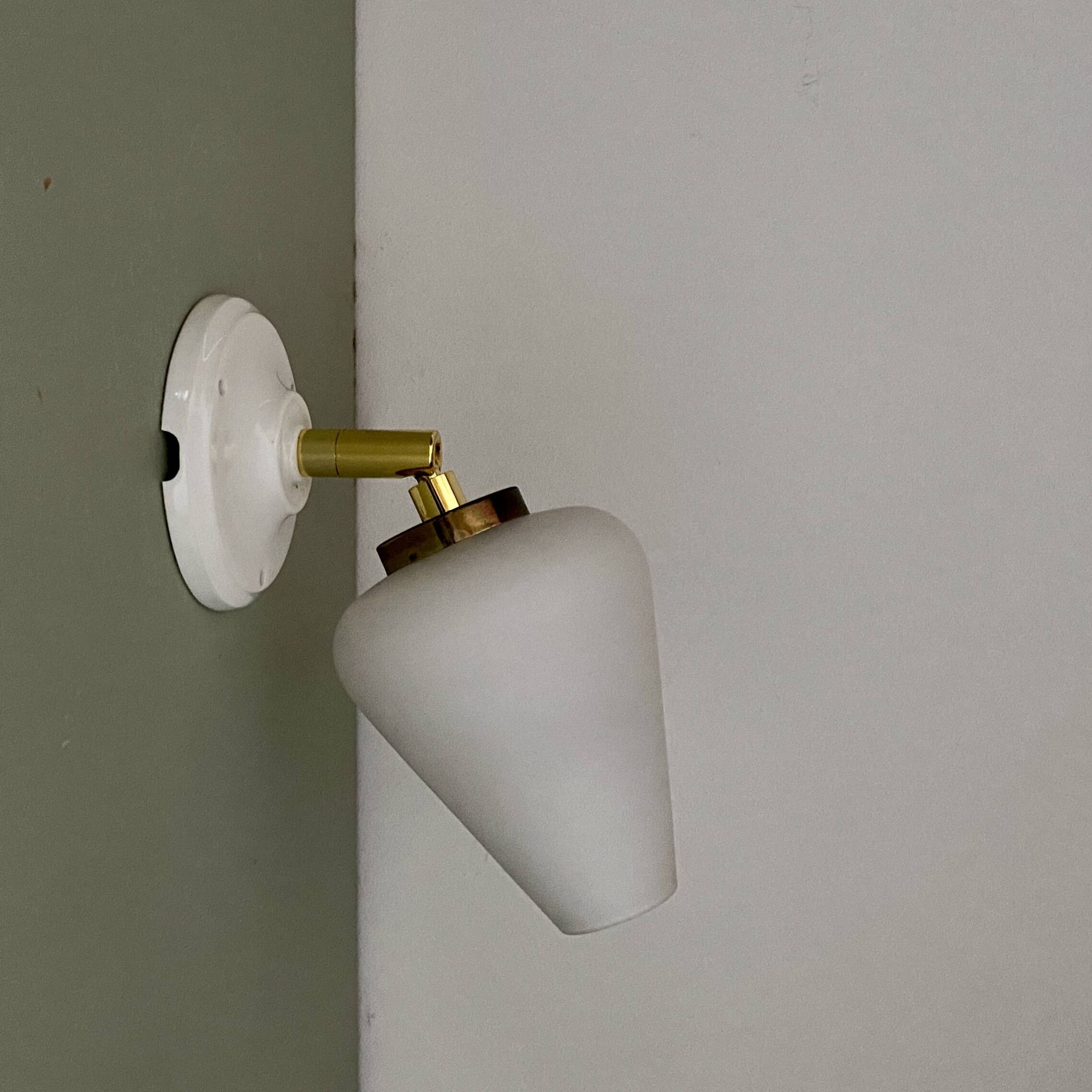 Vintage tulip wall light in white opaline