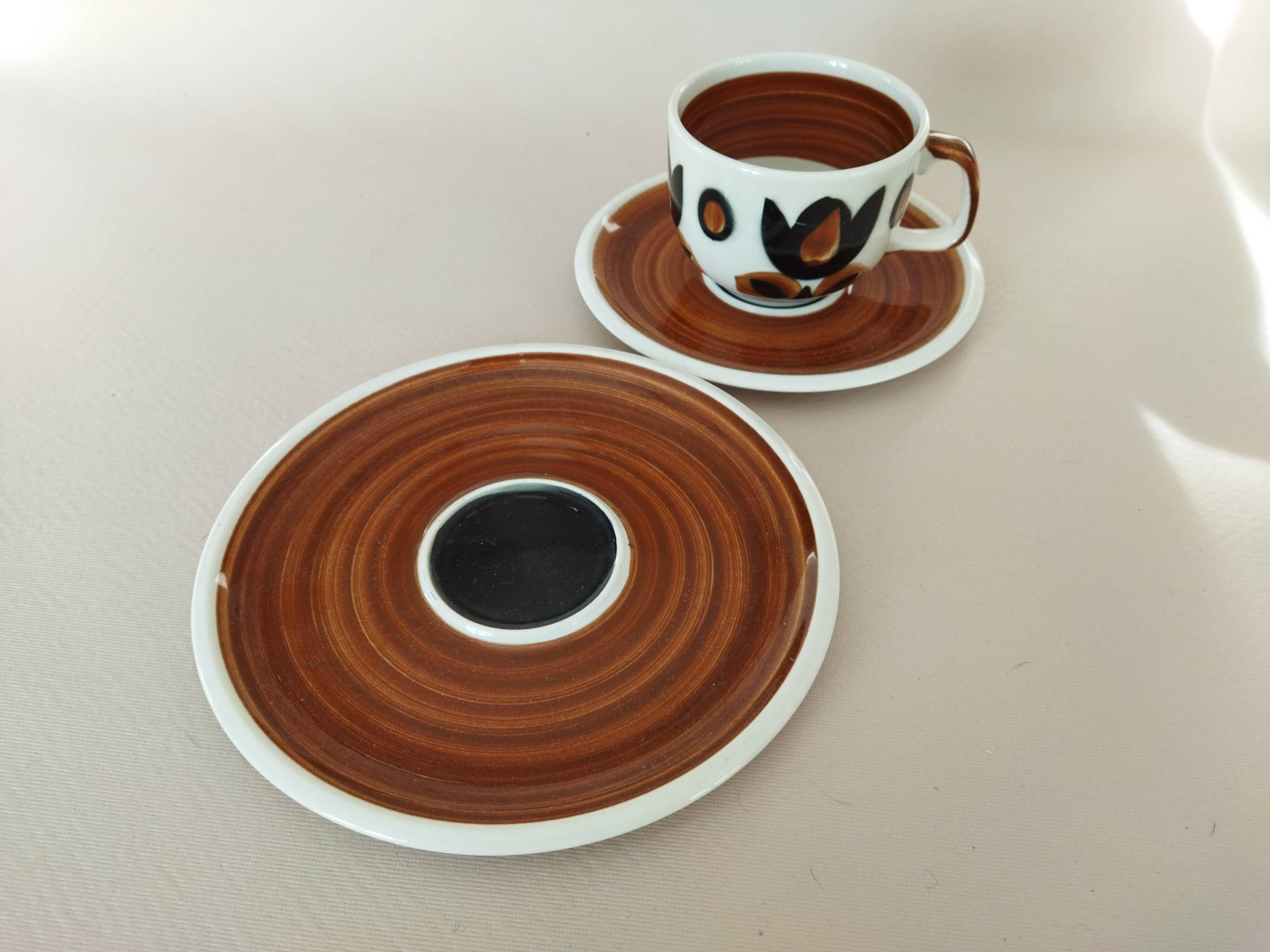 6 cups and cake plates Kimono Boch La Louvière