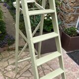 Wooden painter's stepladder