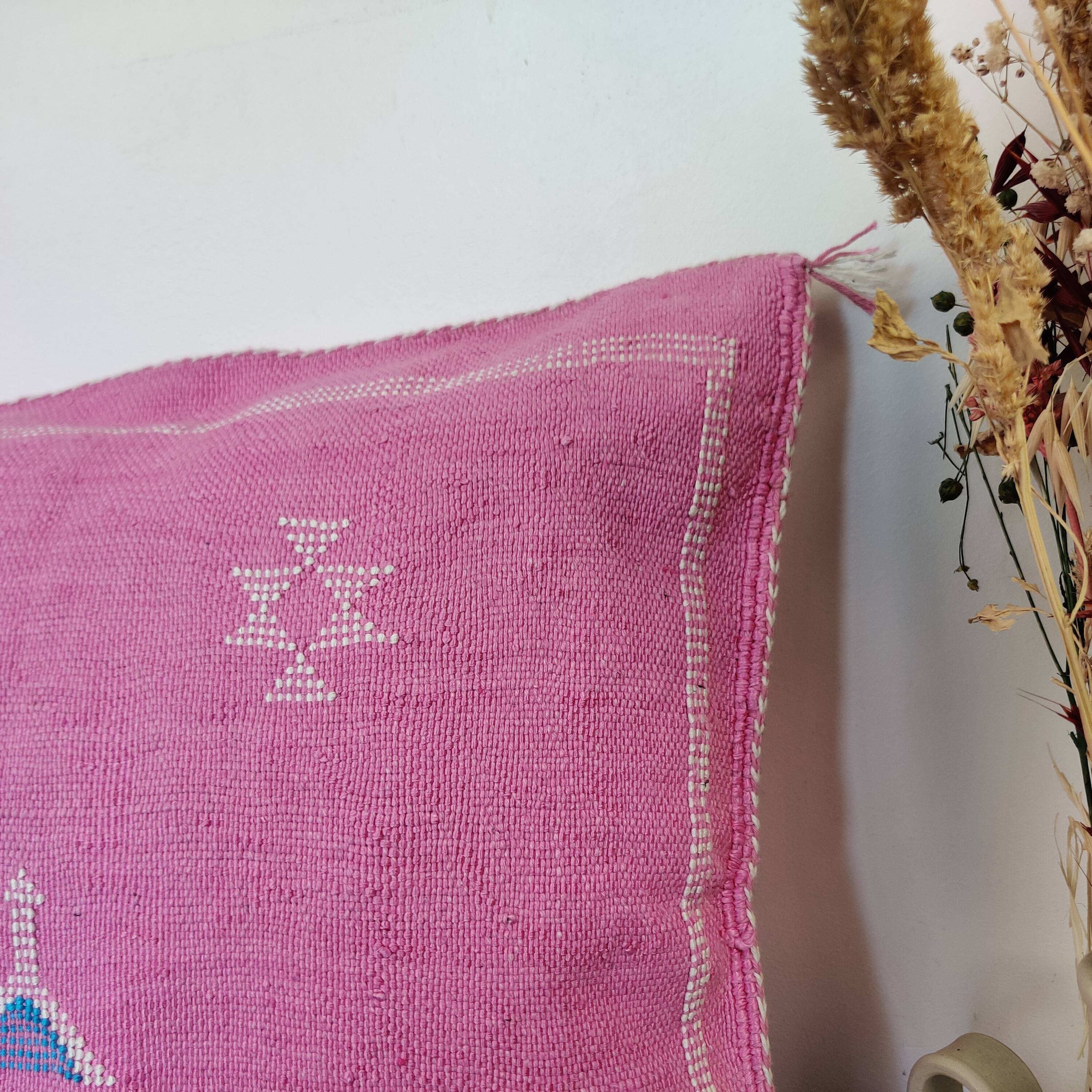 Berber cushion in pink cactus silk