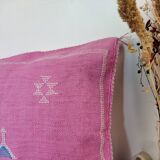 Coussin berbere en soie de cactus rose